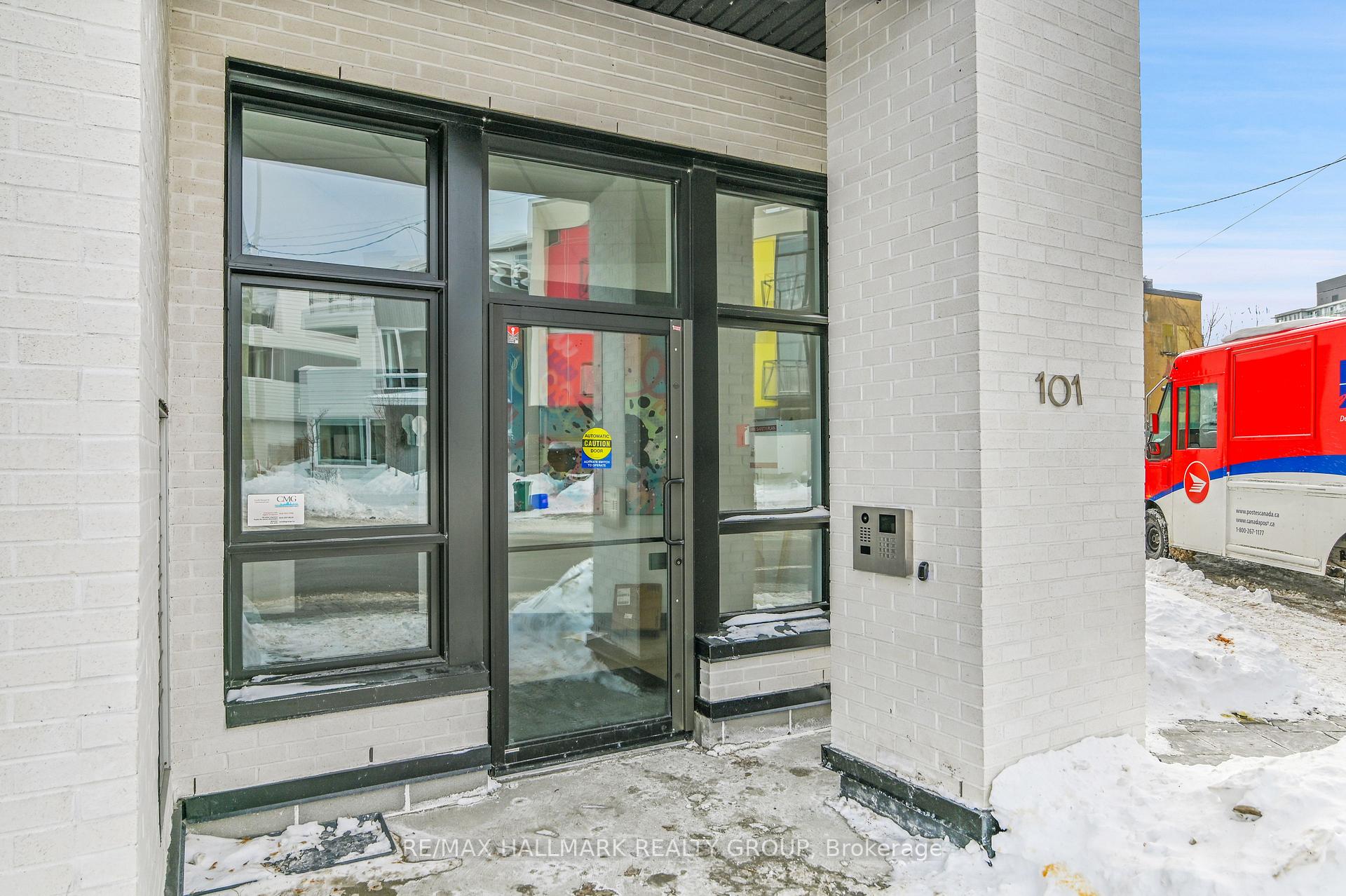 Photo 3 of Unit 403, 101 Pinhey Street, Ottawa, Hintonburg — HOMEH