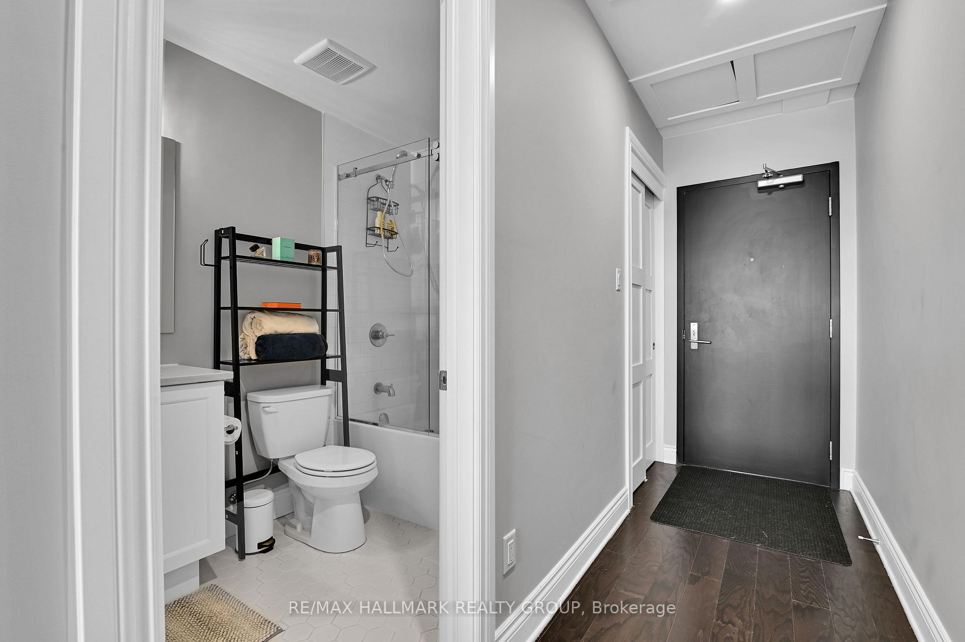 Photo 5 of Unit 403, 101 Pinhey Street, Ottawa, Hintonburg — HOMEH