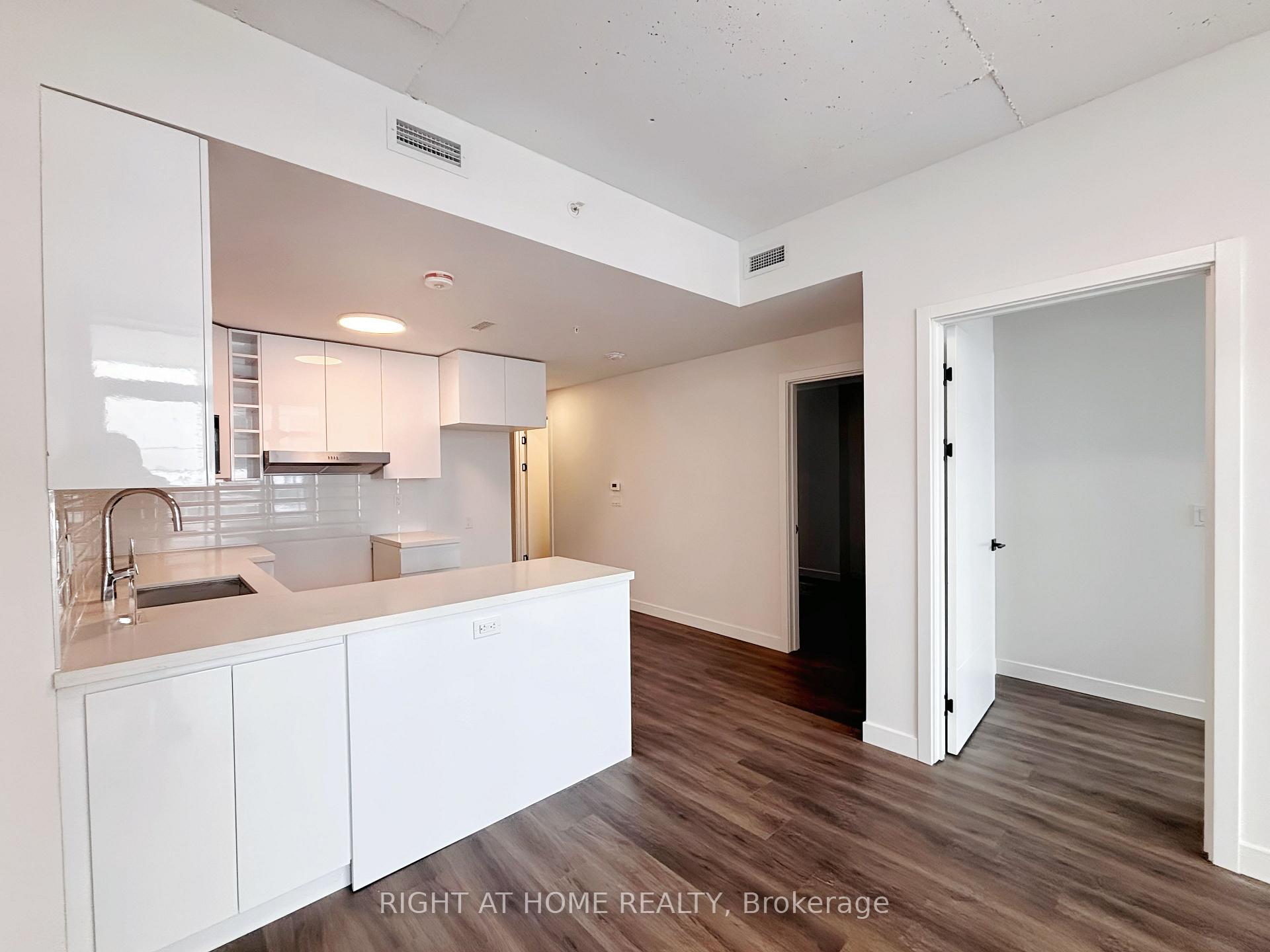 Photo 4 of Unit 305, 399 Winston Avenue, Ottawa, Westboro West — HOMEH