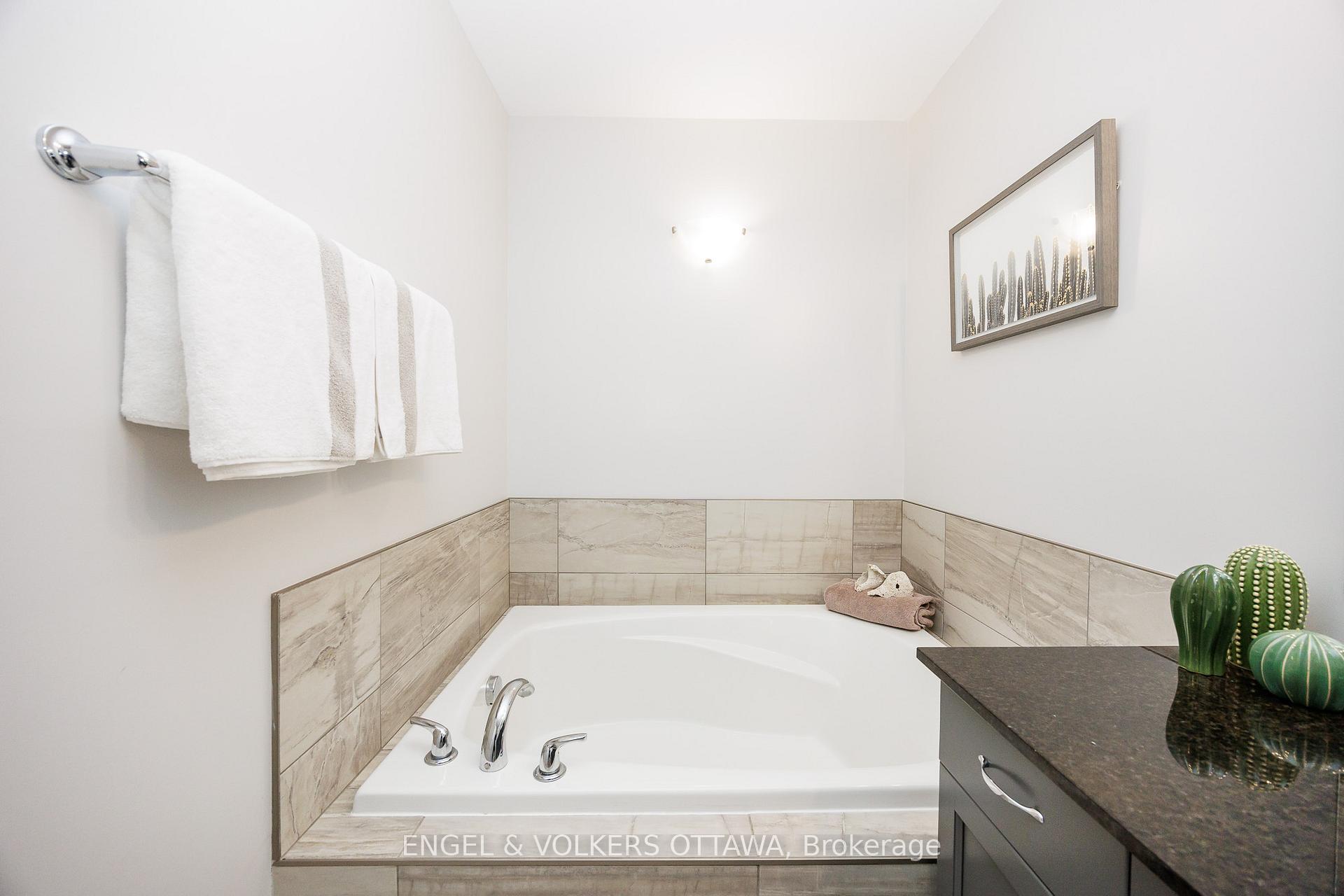 Photo 17 of Unit 101, 292 Pembina Private Point, Ottawa, Riverside South/Gloucester Glen — HOMEH