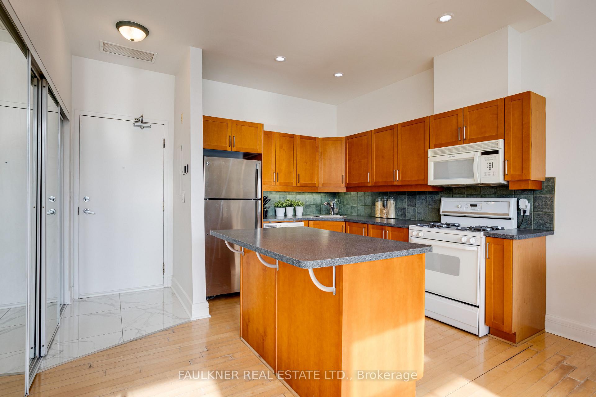 Photo 3 of Unit 301, 174 Stanley Avenue, Ottawa, New Edinburgh — HOMEH