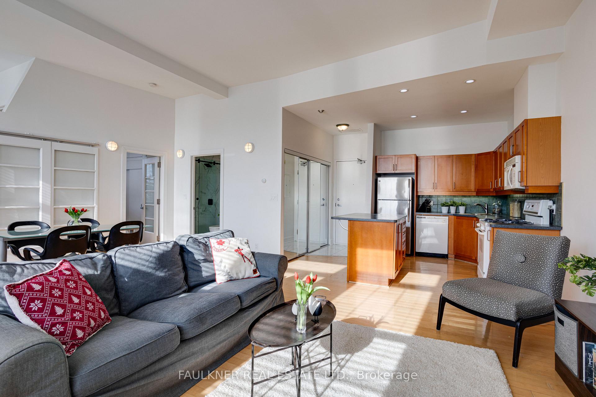 Photo 4 of Unit 301, 174 Stanley Avenue, Ottawa, New Edinburgh — HOMEH
