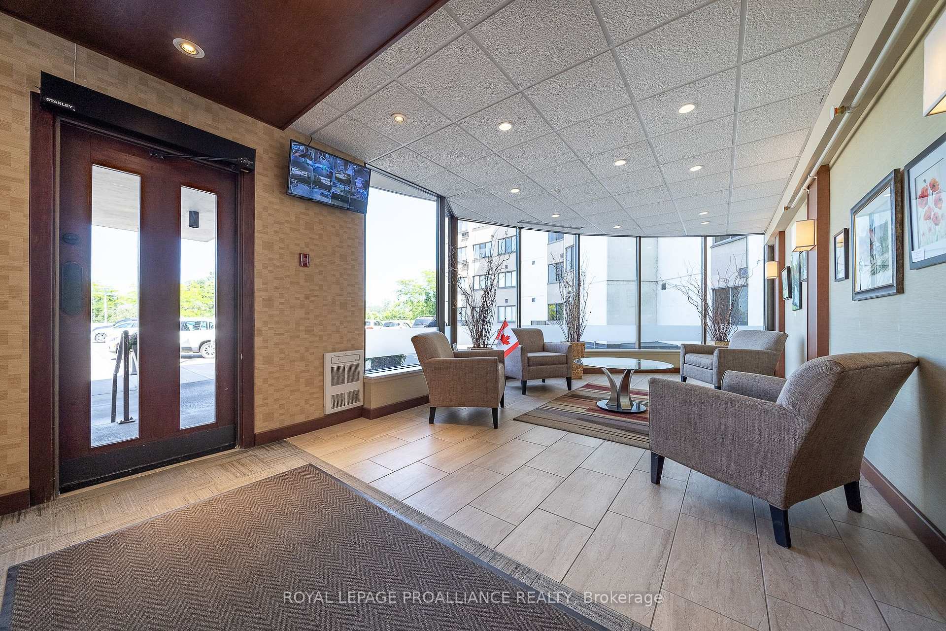 Photo 3 of Unit 301, 2 South Front Street, Belleville, Belleville Ward — HOMEH