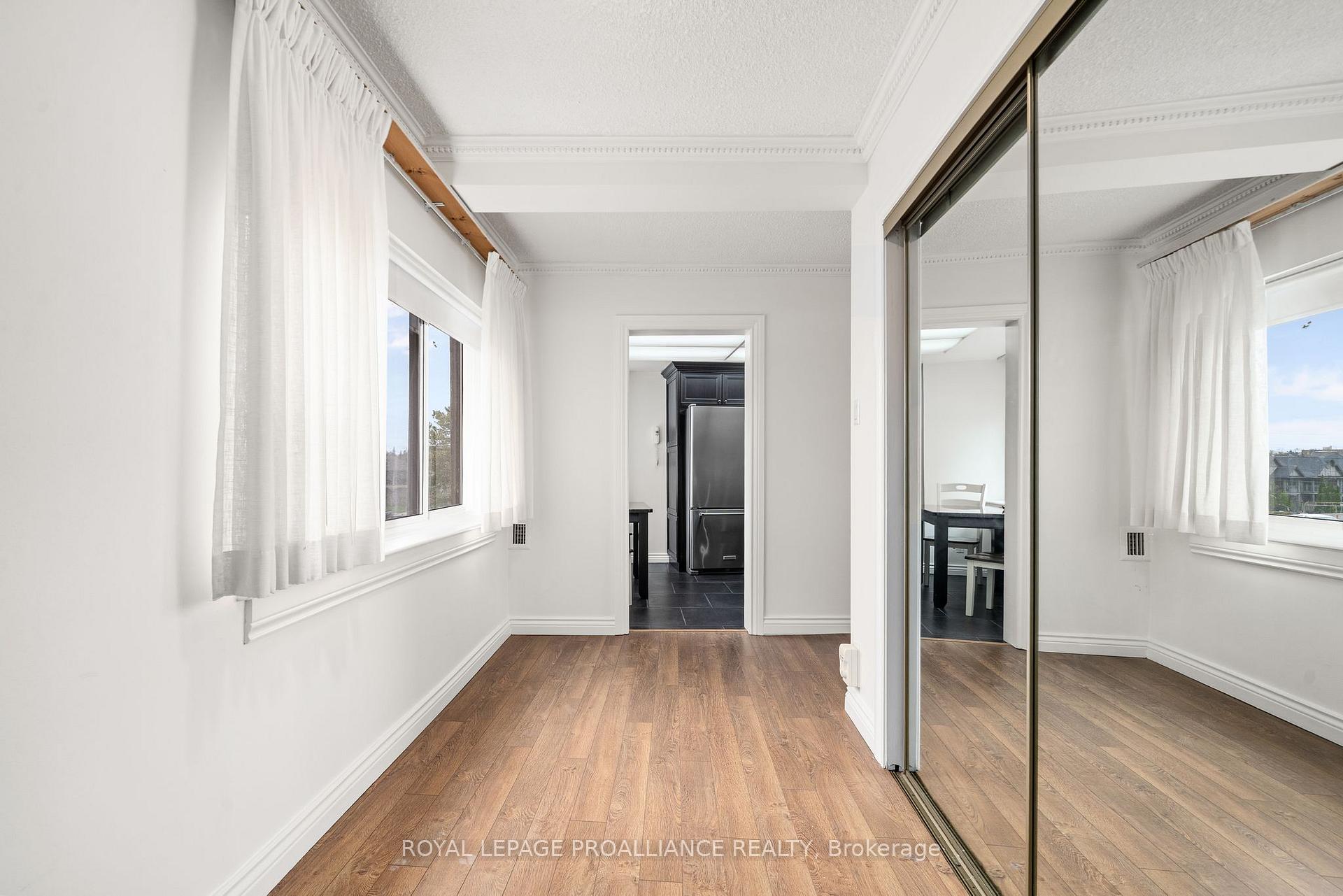 Photo 6 of Unit 301, 2 South Front Street, Belleville, Belleville Ward — HOMEH