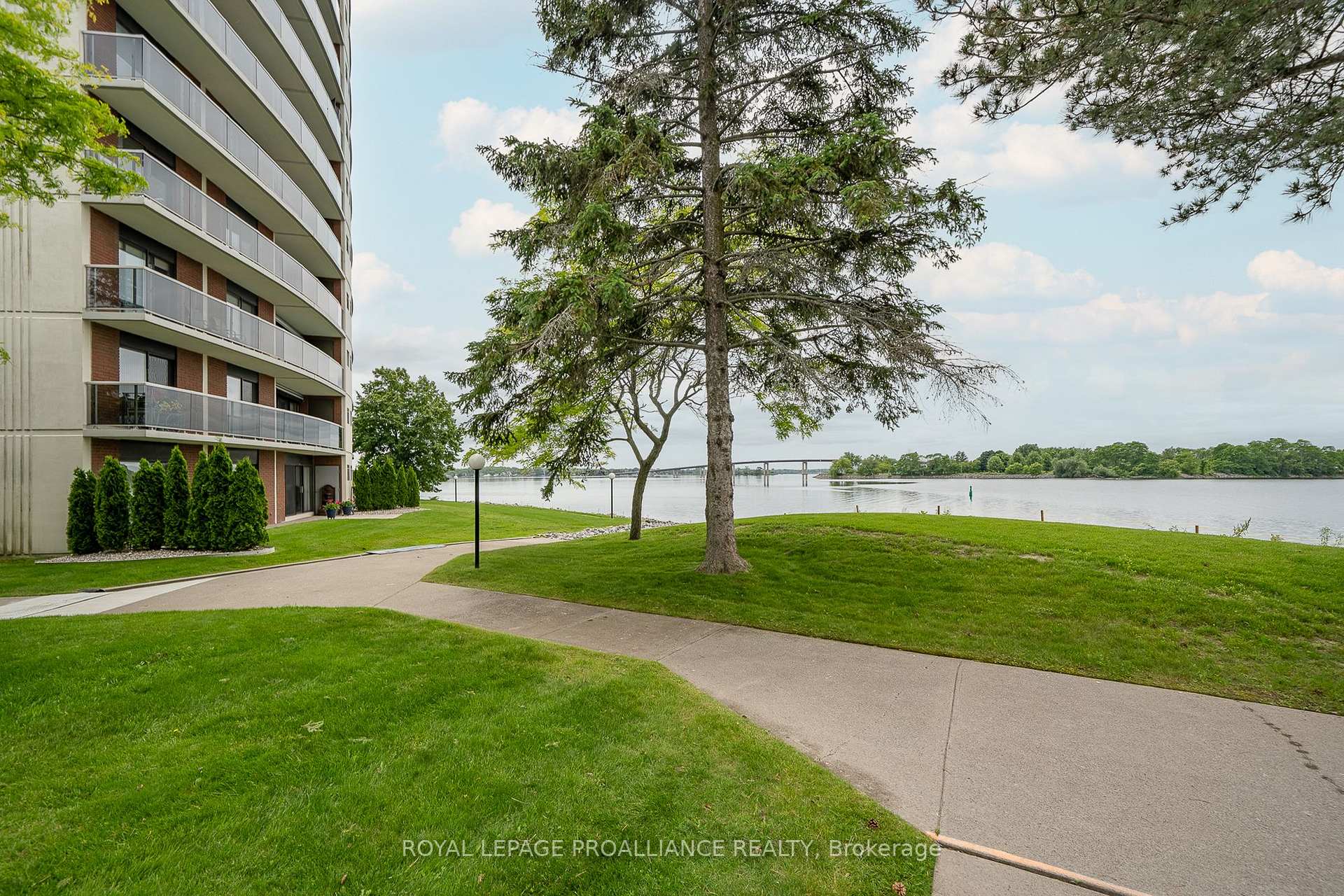Photo 36 of Unit 301, 2 South Front Street, Belleville, Belleville Ward — HOMEH