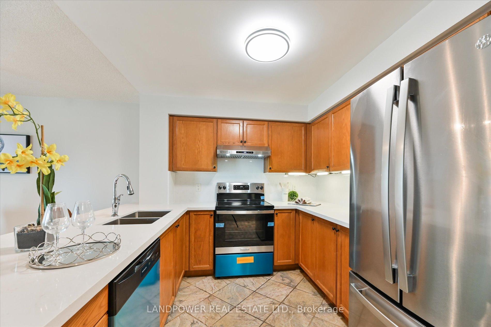 Photo 13 of Unit 310, 48 Suncrest Boulevard, Markham, Commerce Valley — HOMEH