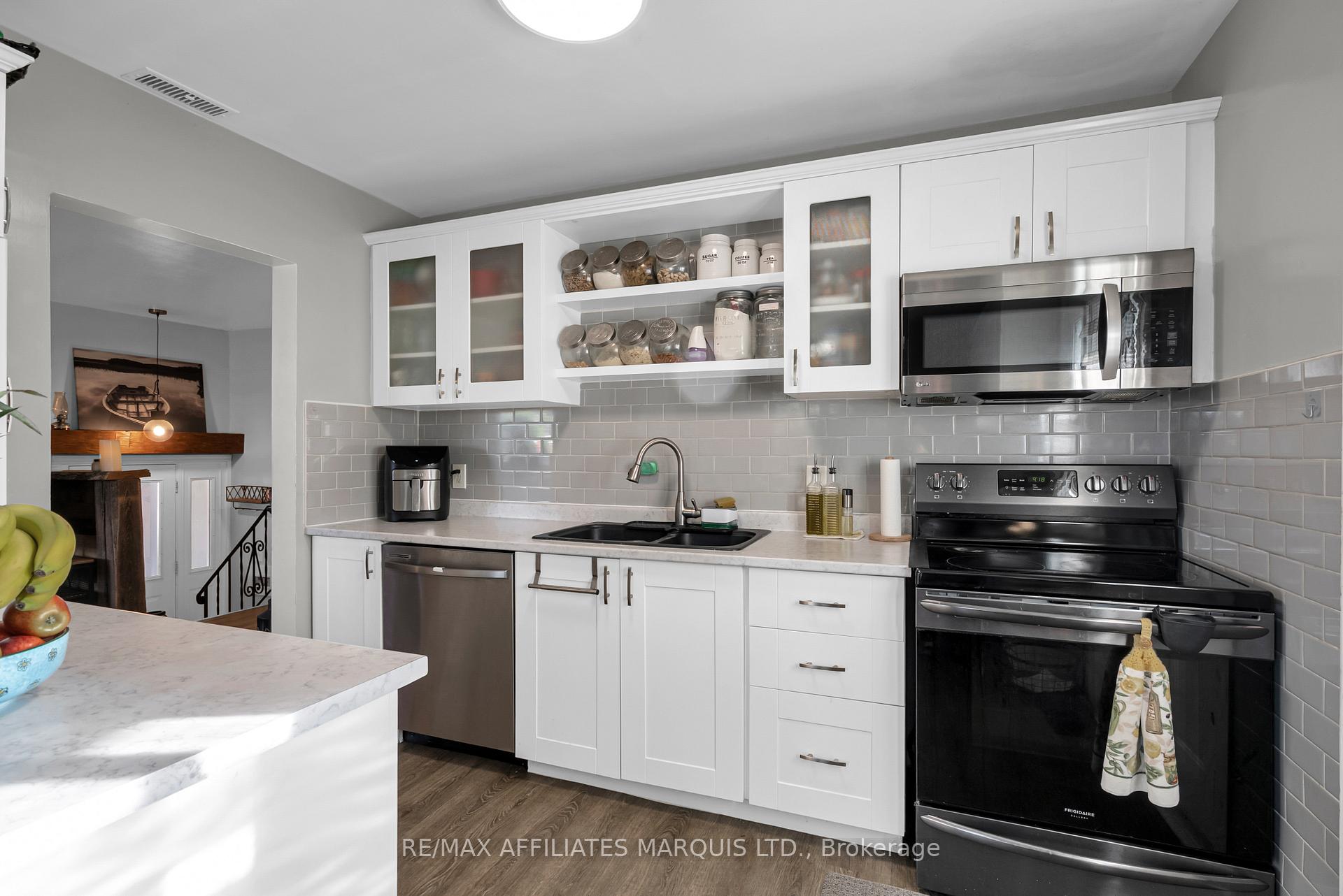 Photo 2 of 403 Susan Avenue, Cornwall — HOMEH