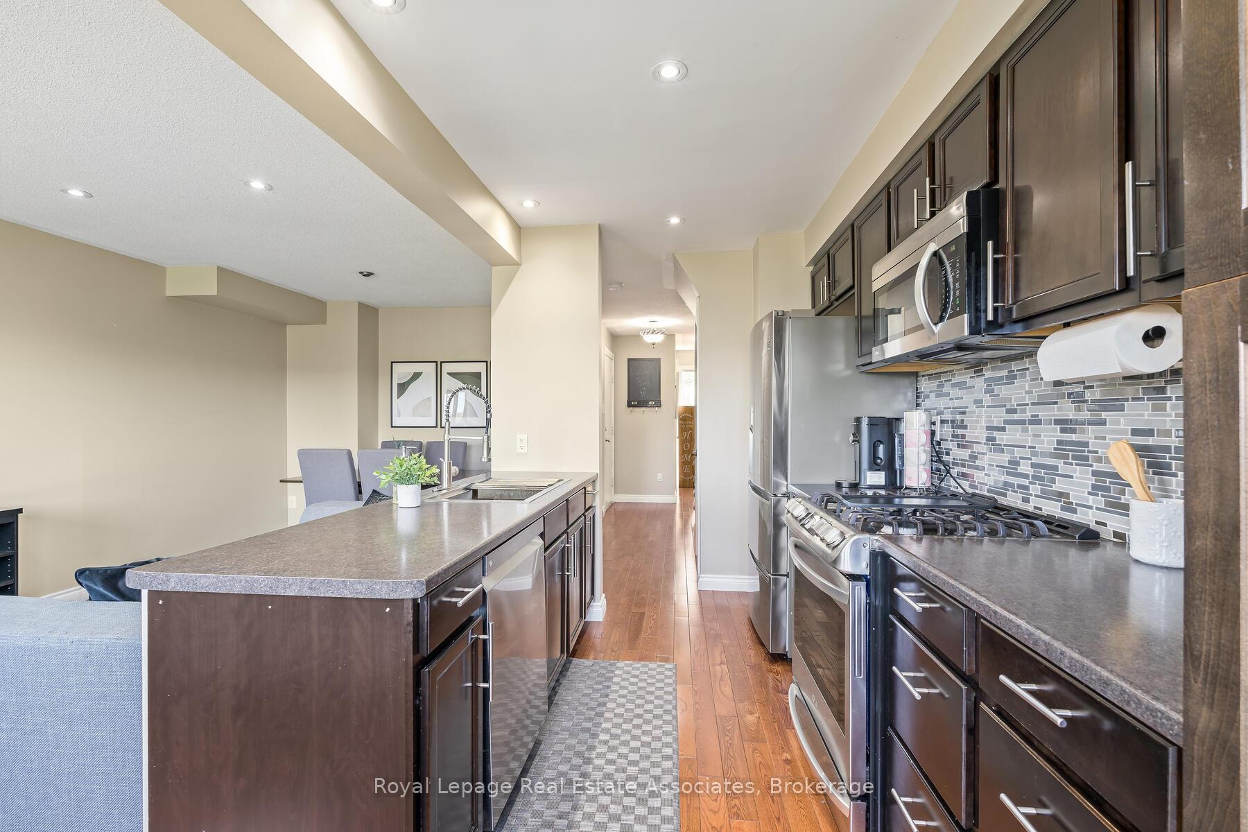 Photo 19 of 41 Corey Circle, Halton Hills, Georgetown — HOMEH