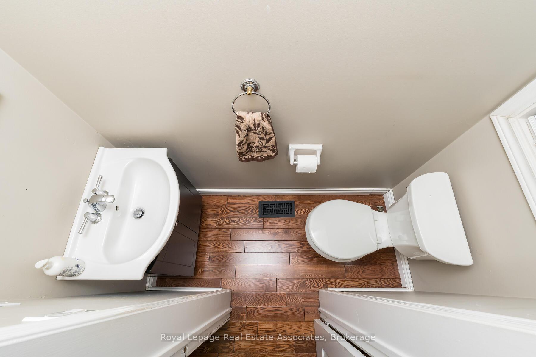 Photo 22 of 41 Corey Circle, Halton Hills, Georgetown — HOMEH