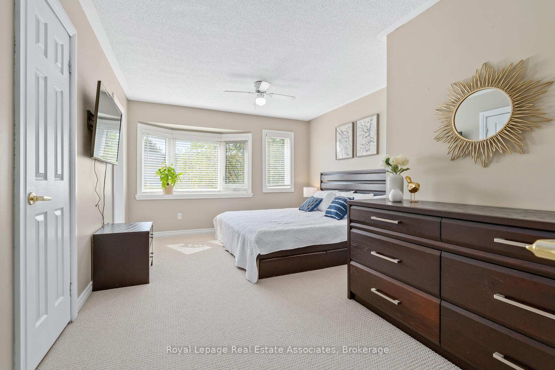 Photo 25 of 41 Corey Circle, Halton Hills, Georgetown — HOMEH