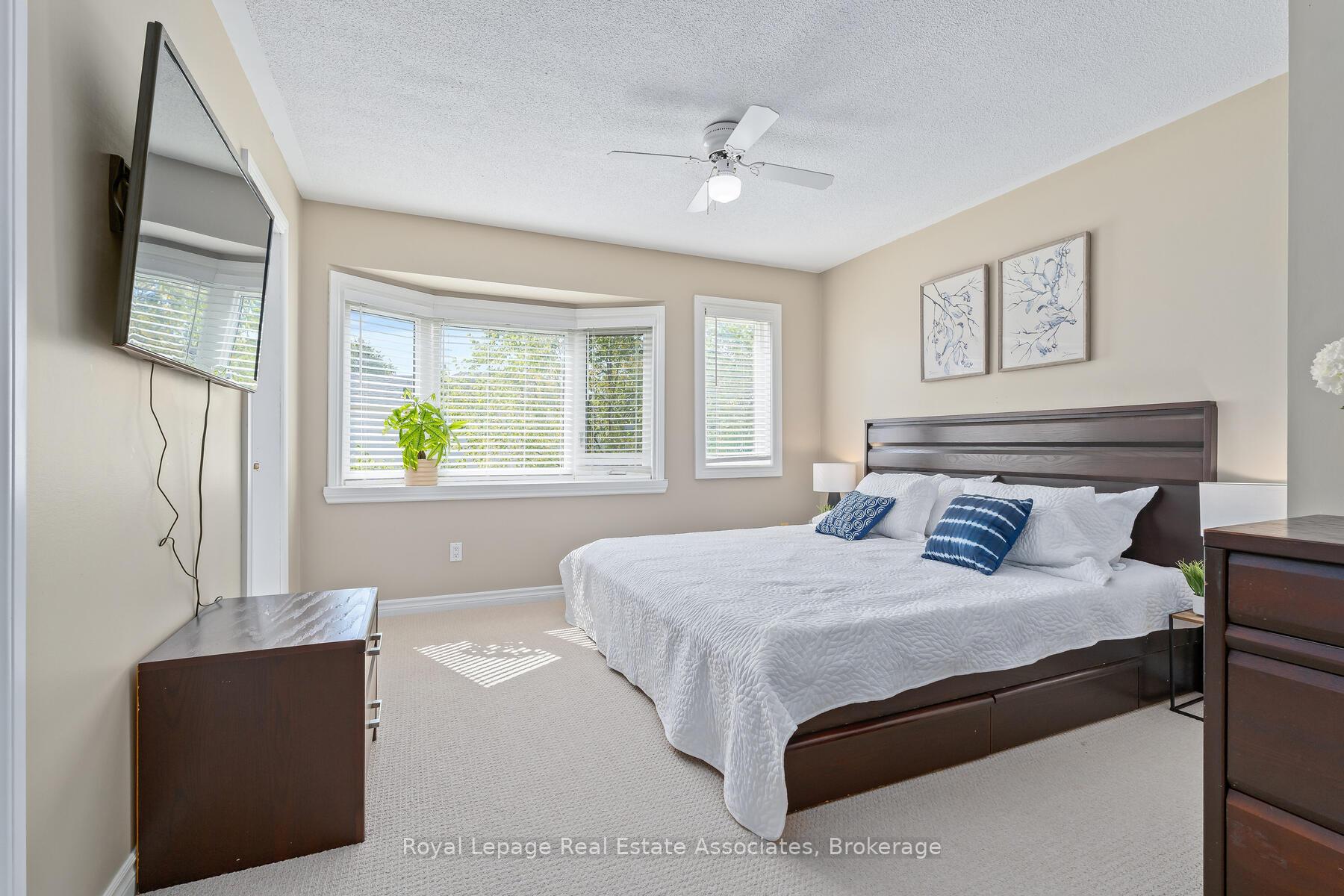 Photo 26 of 41 Corey Circle, Halton Hills, Georgetown — HOMEH