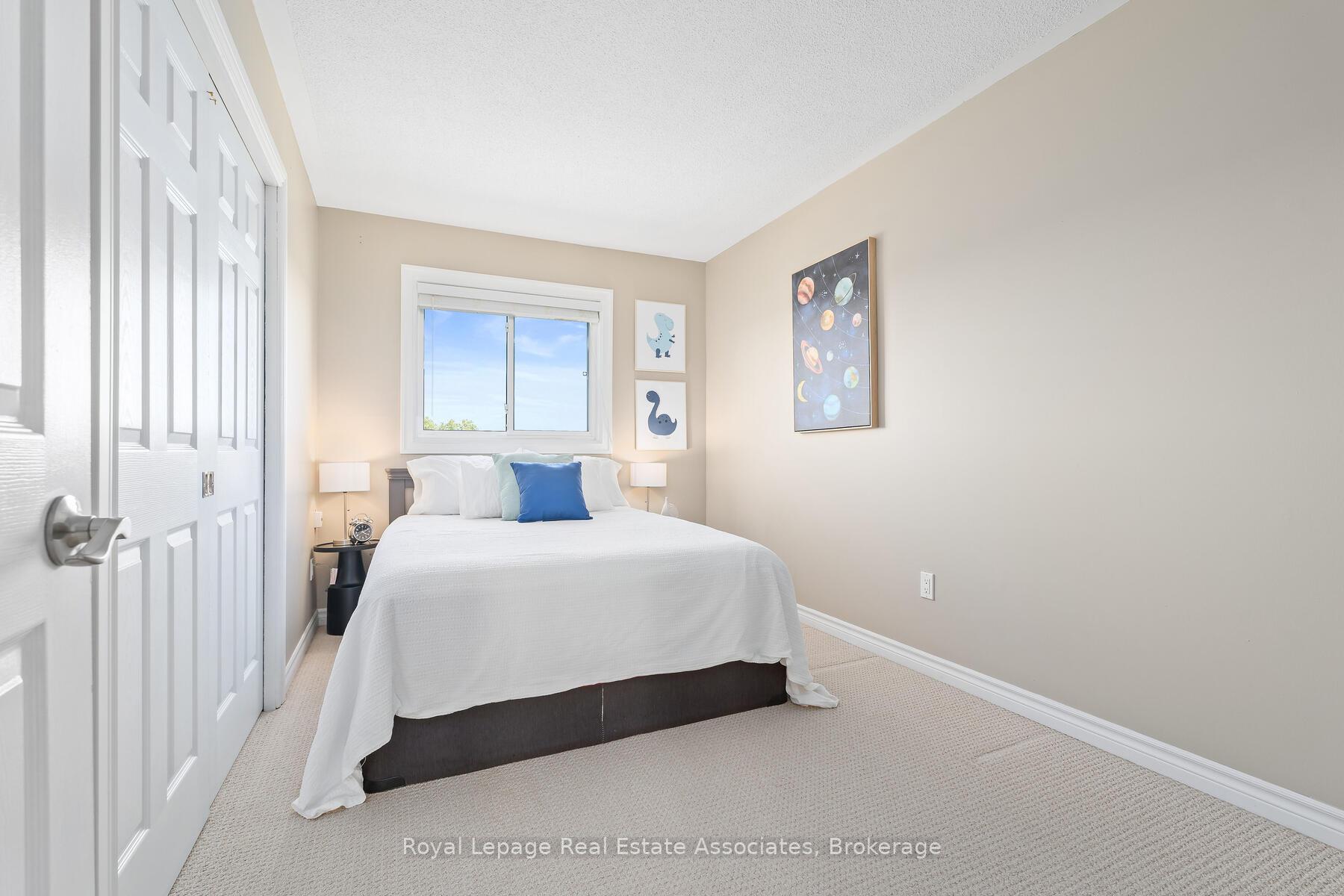 Photo 29 of 41 Corey Circle, Halton Hills, Georgetown — HOMEH