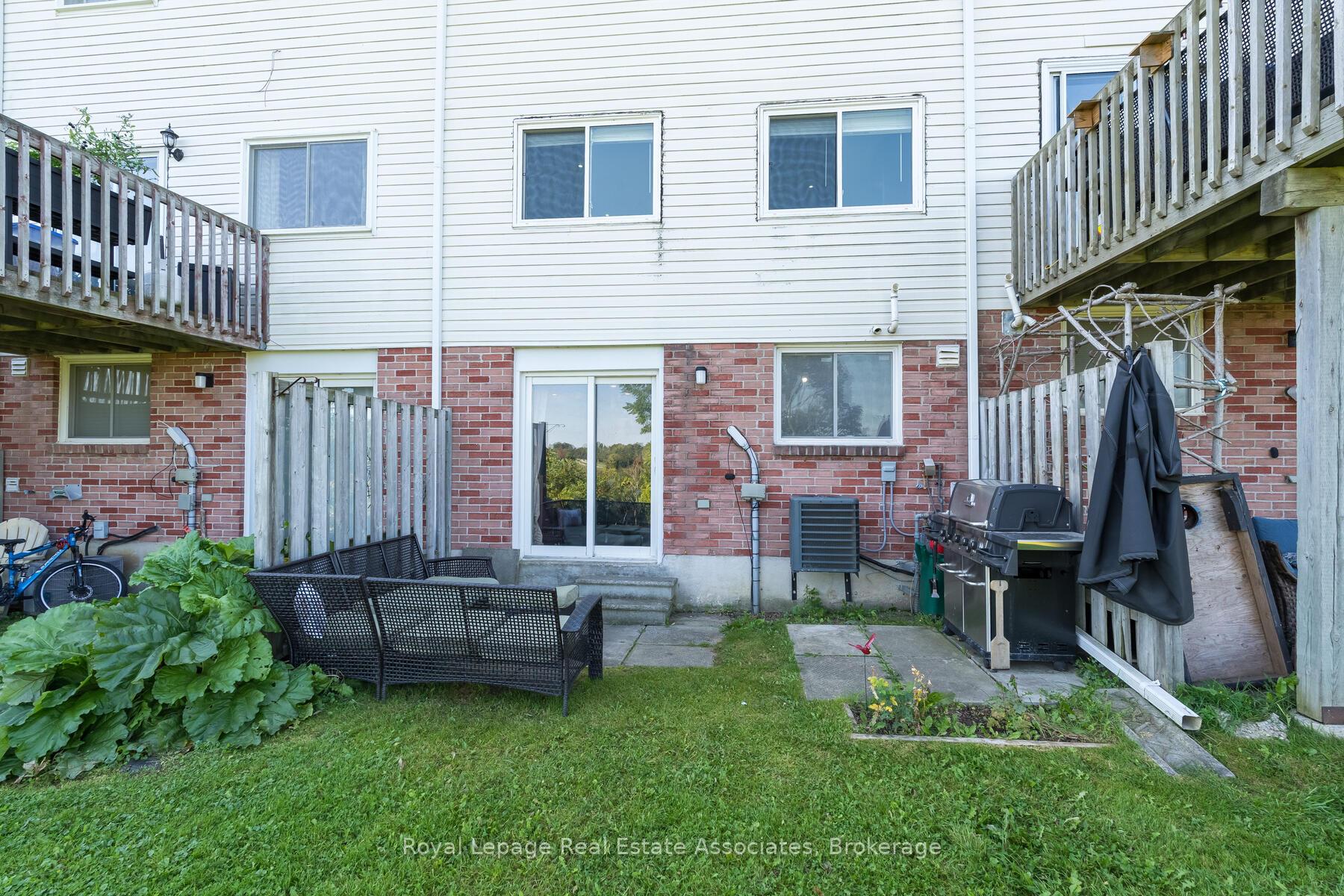 Photo 37 of 41 Corey Circle, Halton Hills, Georgetown — HOMEH