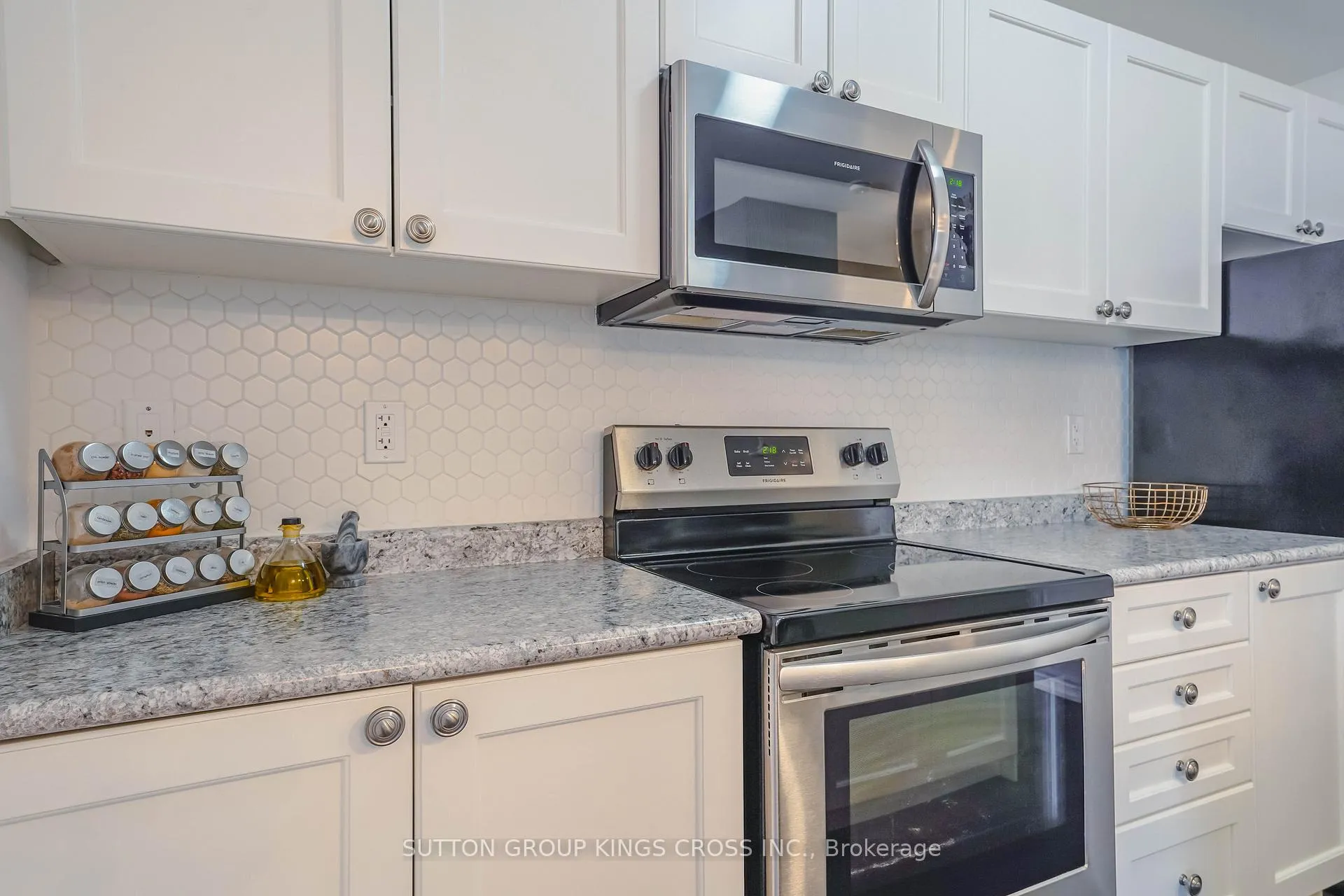 Photo 9 of 1813 Rex Heath Drive, Pickering, Duffin Heights — HOMEH