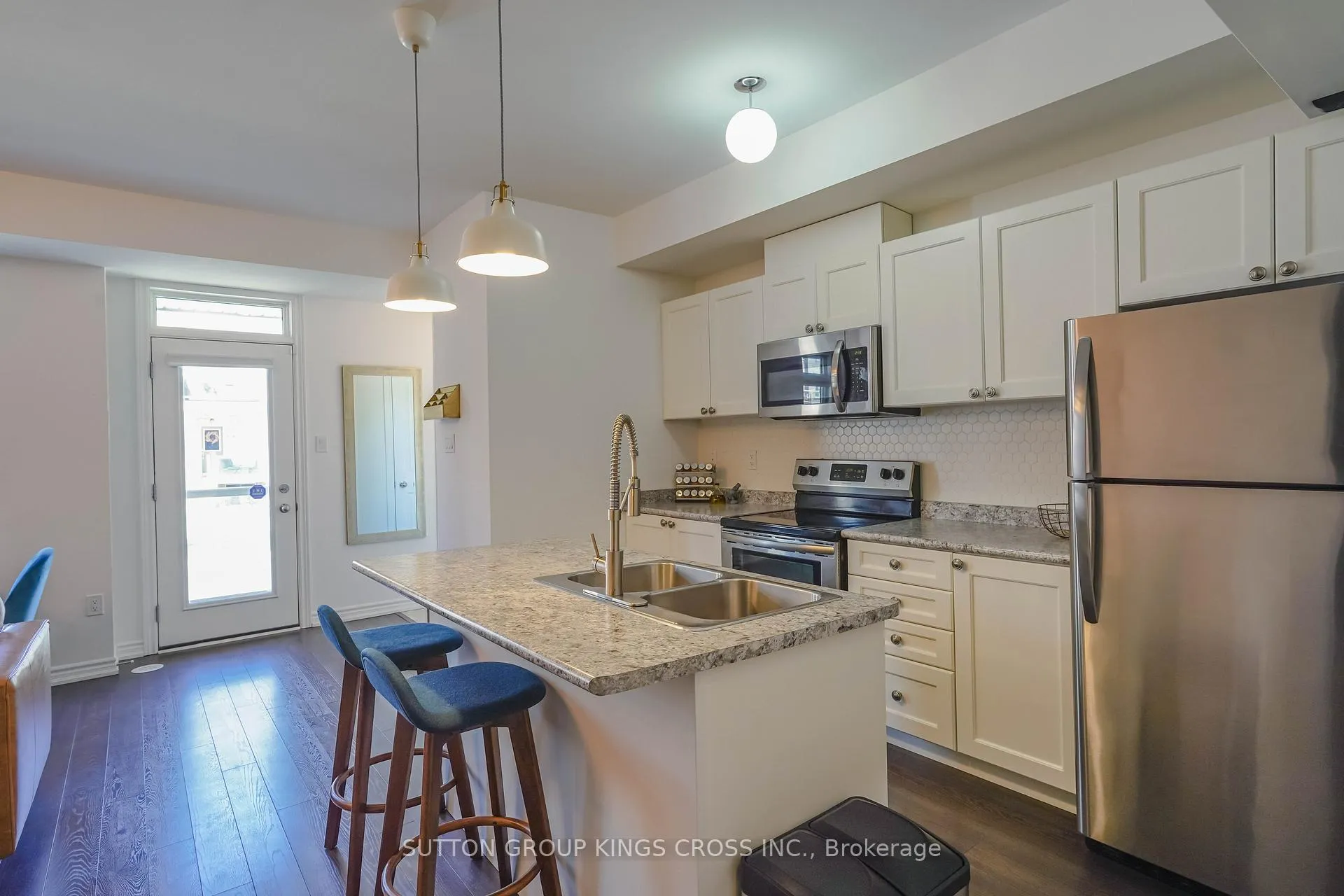 Photo 11 of 1813 Rex Heath Drive, Pickering, Duffin Heights — HOMEH