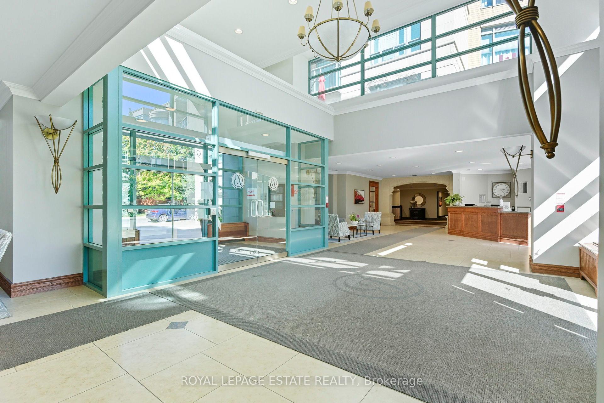 Photo 4 of Unit Ph9, 9 Boardwalk Drive, Toronto, The Beaches — HOMEH