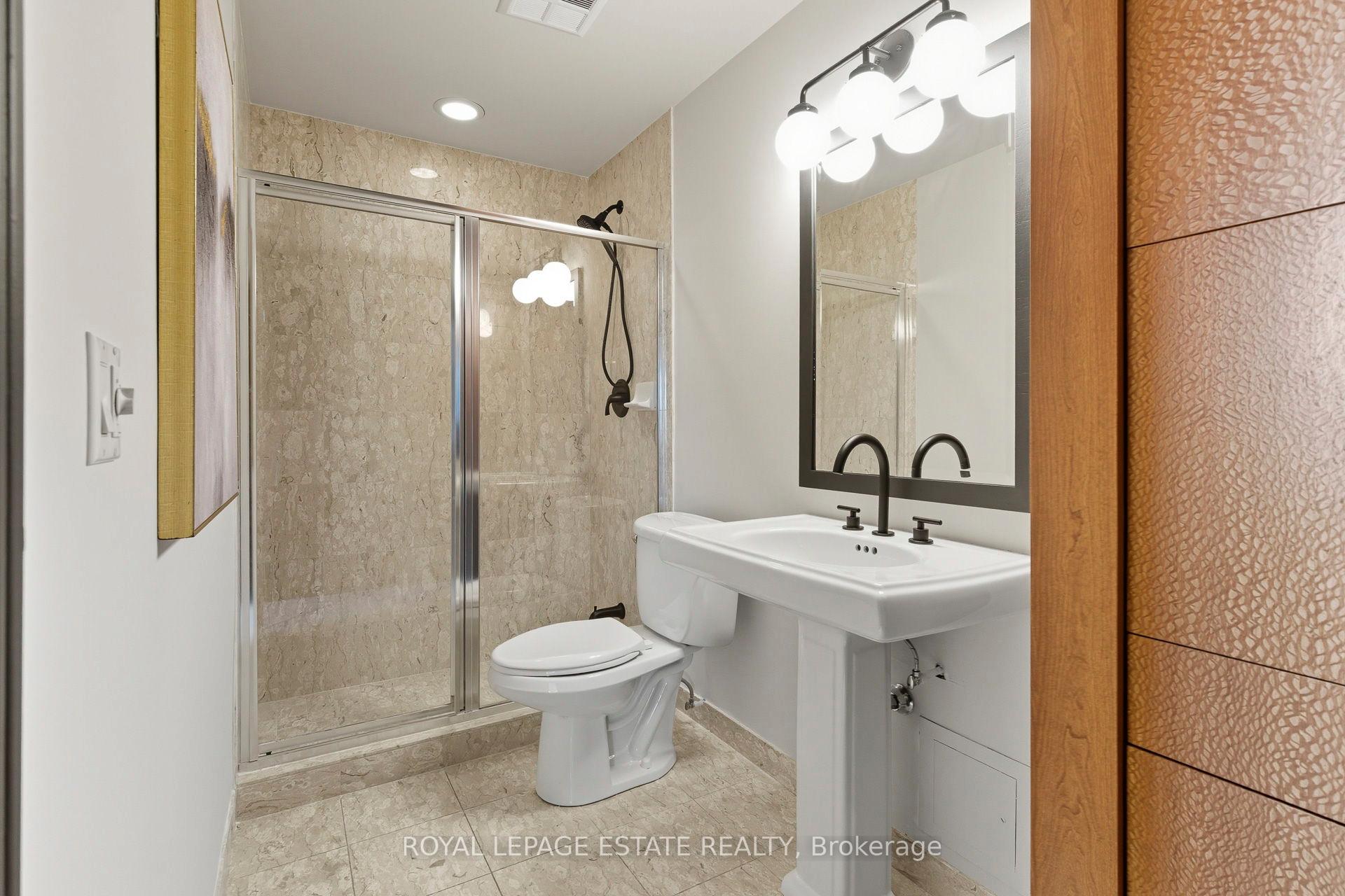 Photo 25 of Unit Ph9, 9 Boardwalk Drive, Toronto, The Beaches — HOMEH
