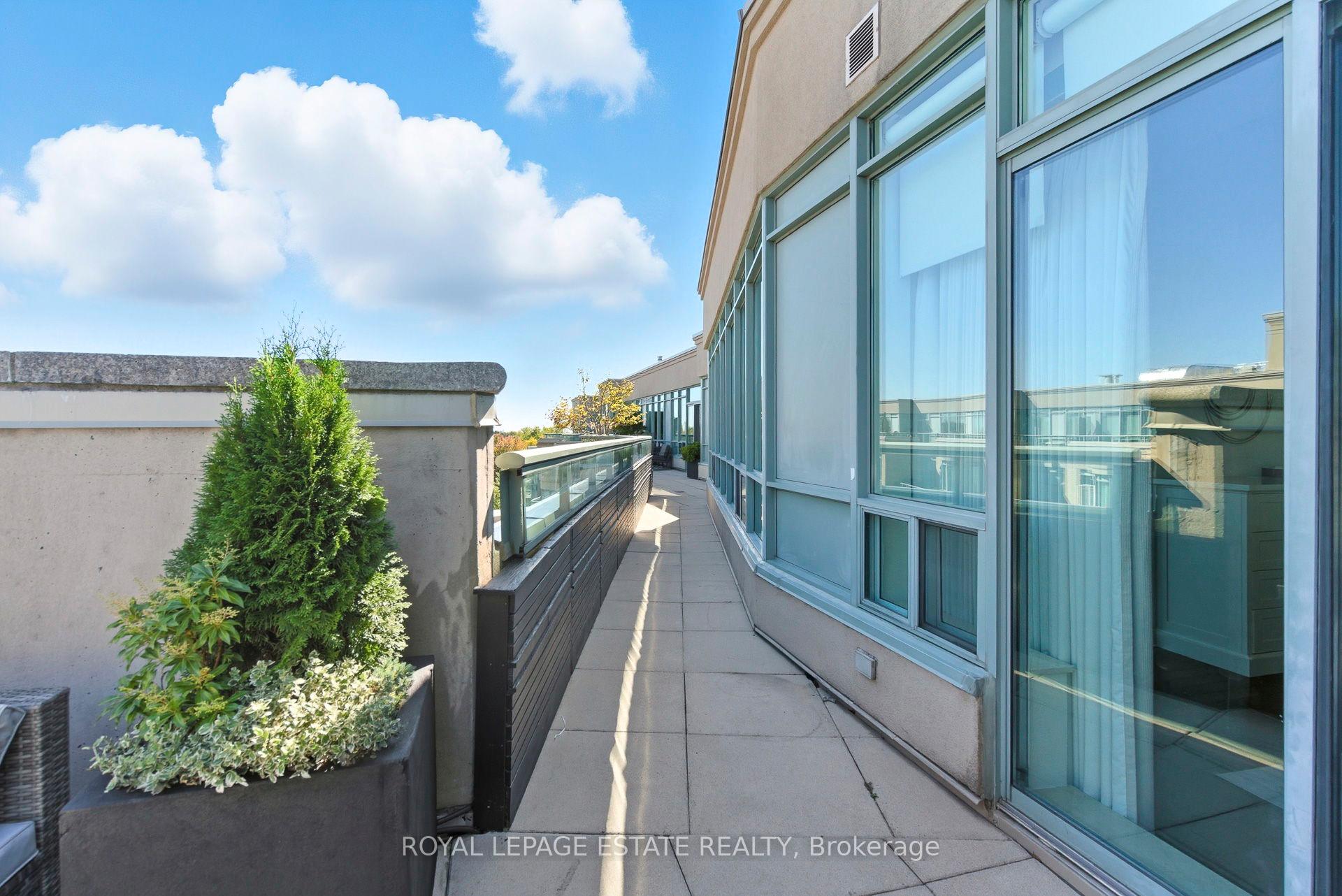 Photo 26 of Unit Ph9, 9 Boardwalk Drive, Toronto, The Beaches — HOMEH