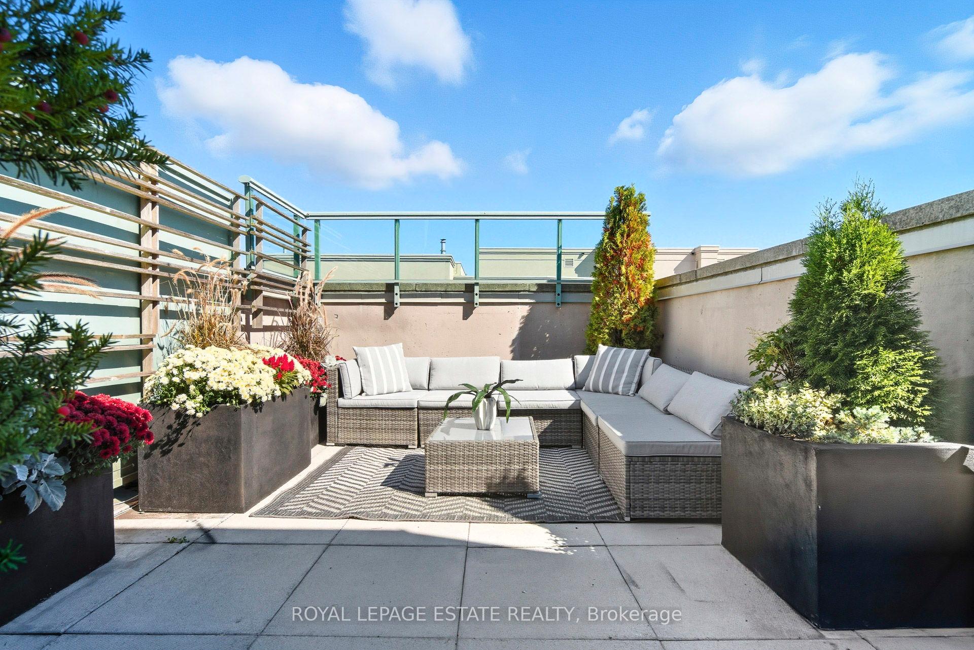 Photo 27 of Unit Ph9, 9 Boardwalk Drive, Toronto, The Beaches — HOMEH