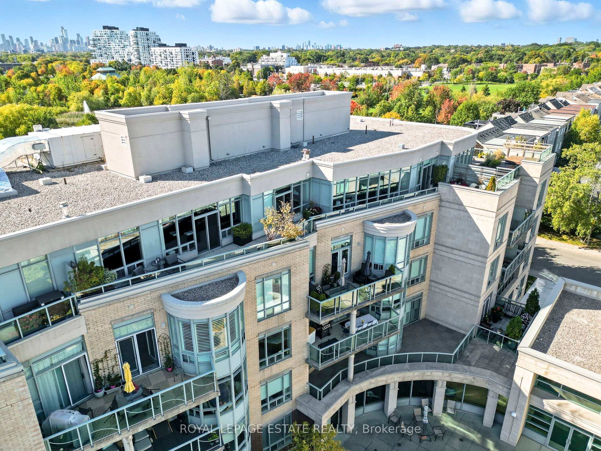 Photo 33 of Unit Ph9, 9 Boardwalk Drive, Toronto, The Beaches — HOMEH
