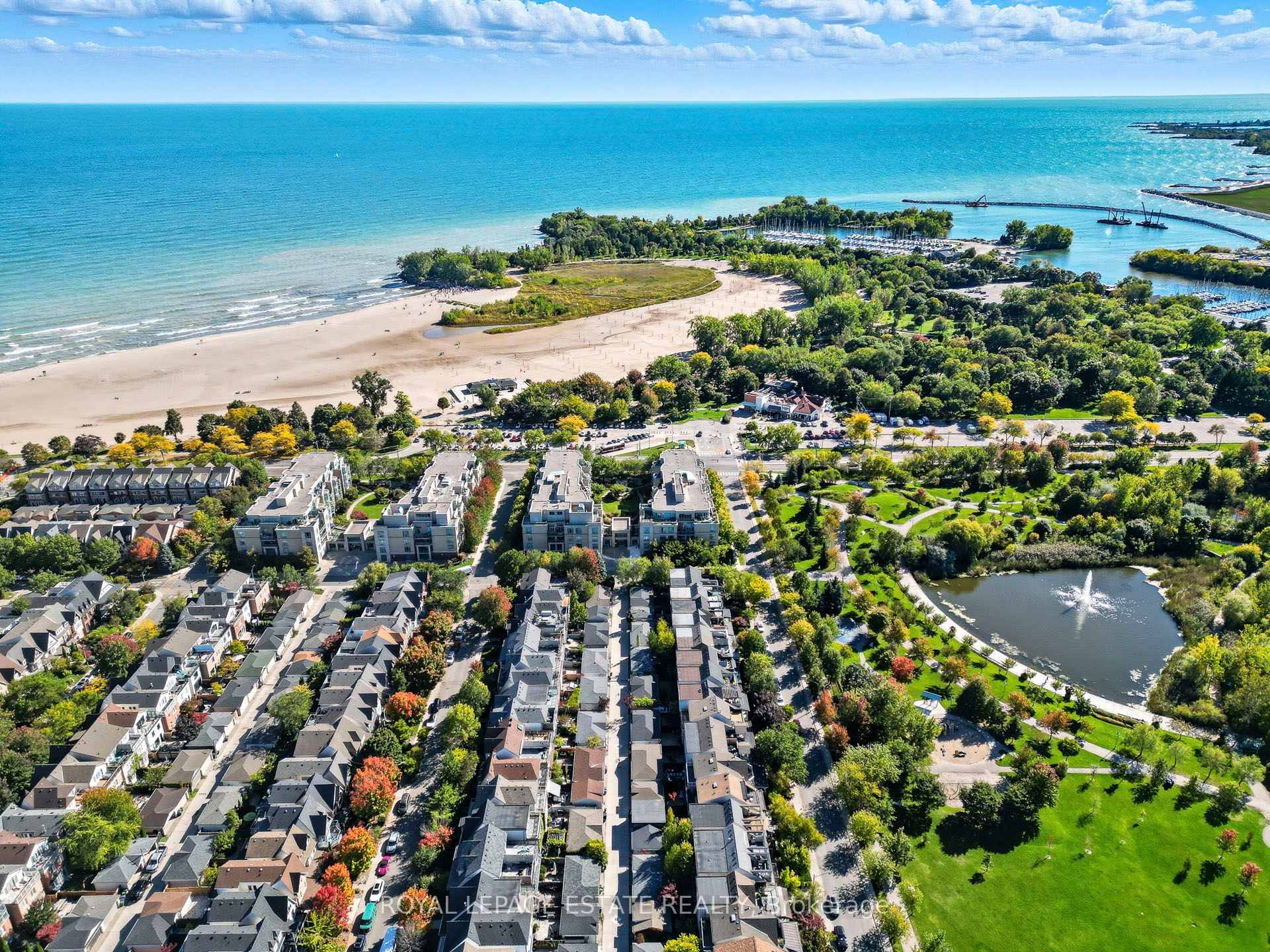 Photo 34 of Unit Ph9, 9 Boardwalk Drive, Toronto, The Beaches — HOMEH
