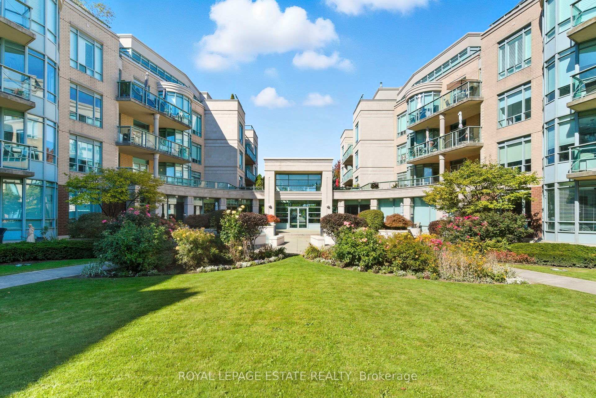 Photo 36 of Unit Ph9, 9 Boardwalk Drive, Toronto, The Beaches — HOMEH