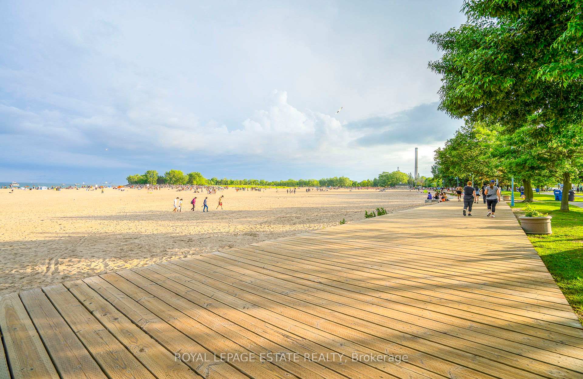Photo 39 of Unit Ph9, 9 Boardwalk Drive, Toronto, The Beaches — HOMEH