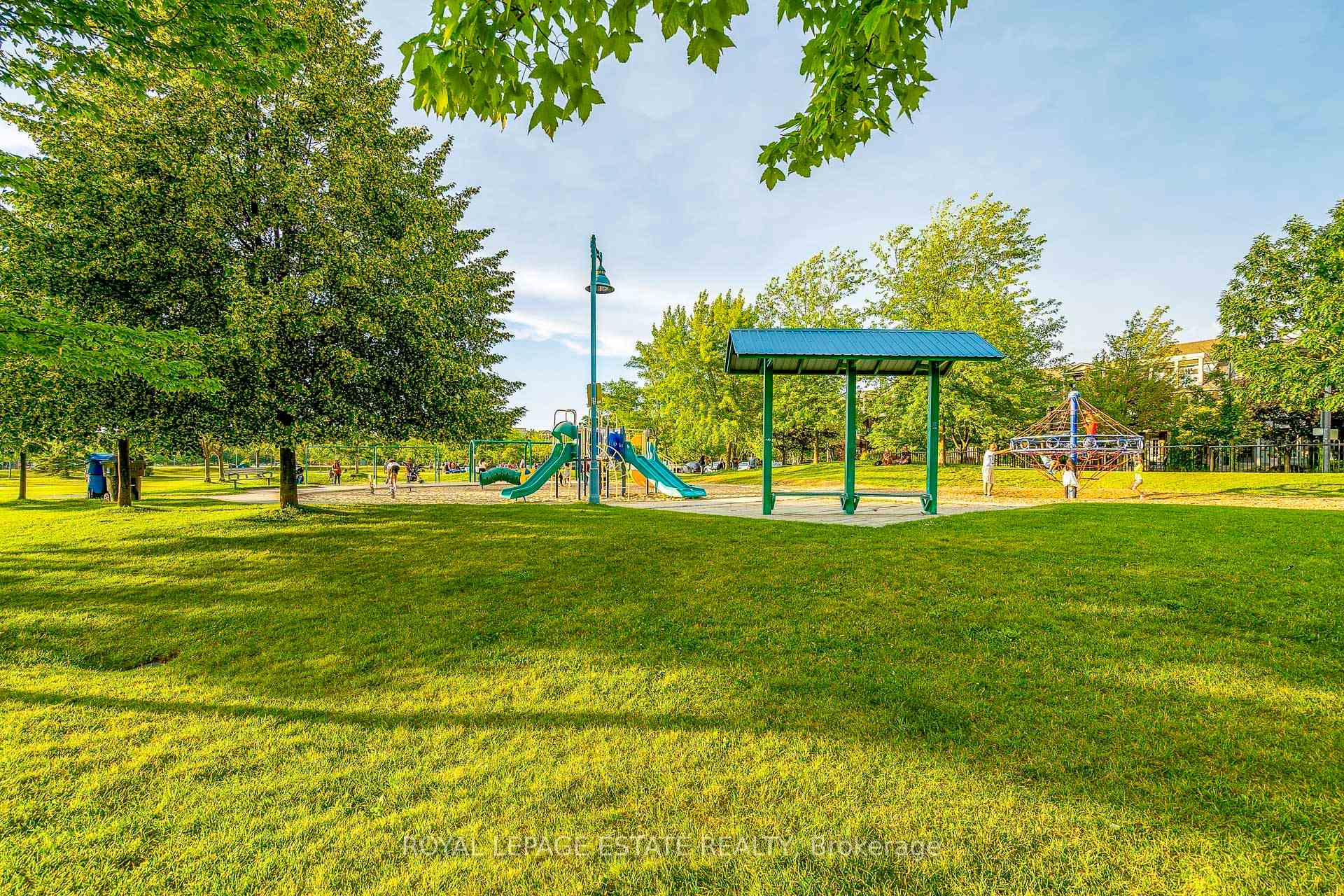 Photo 45 of Unit Ph9, 9 Boardwalk Drive, Toronto, The Beaches — HOMEH