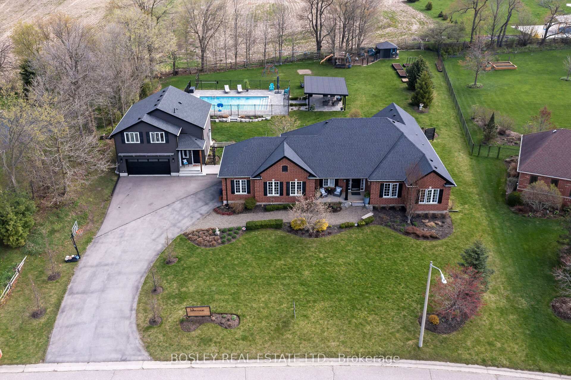 Photo 1 of 15 Aspen Court, Erin — HOMEH