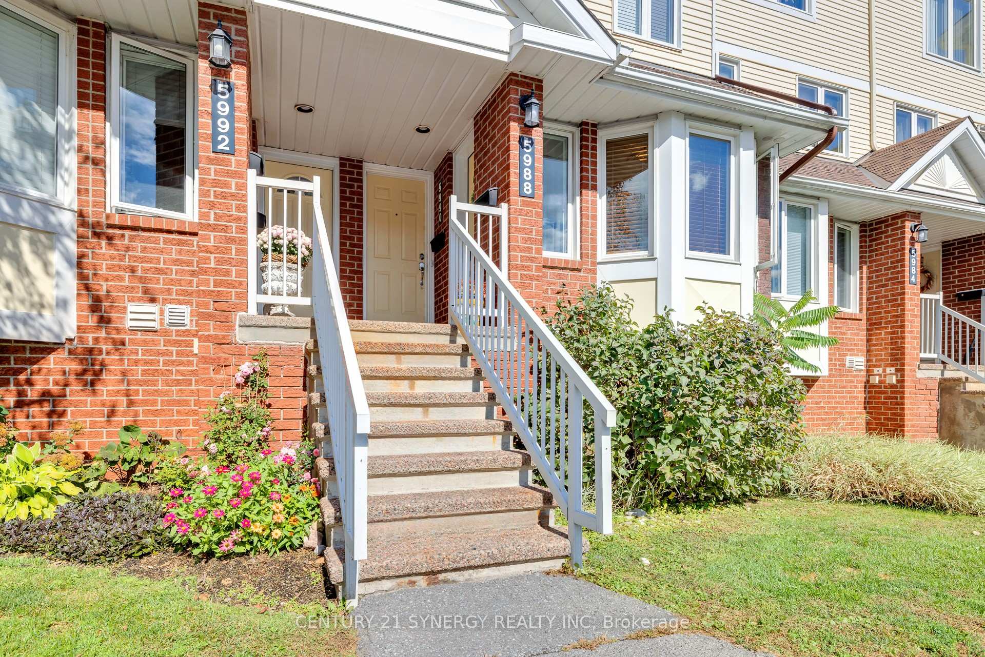 Photo 2 of 5988 Red Willow Drive, Ottawa, Chapel Hill — HOMEH