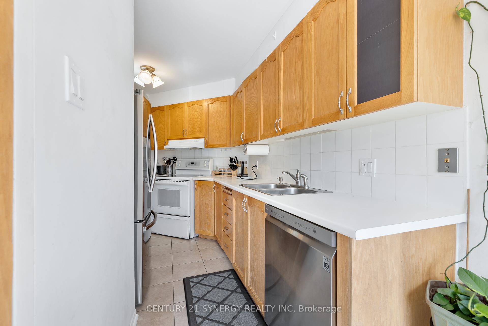 Photo 5 of 5988 Red Willow Drive, Ottawa, Chapel Hill — HOMEH