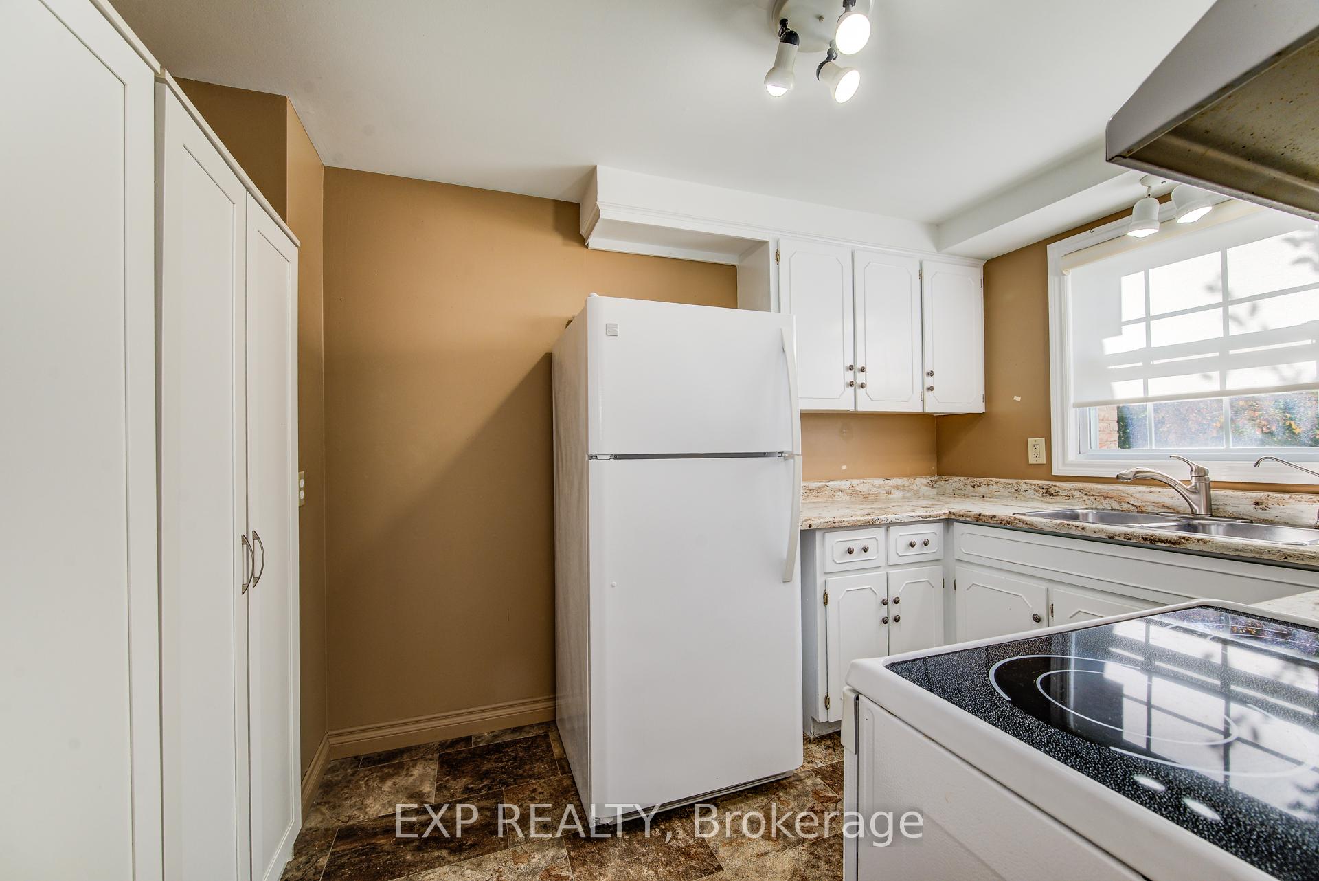 Photo 9 of Unit 22, 383 Edinburgh Road S, Guelph, Dovercliffe Park/Old University — HOMEH