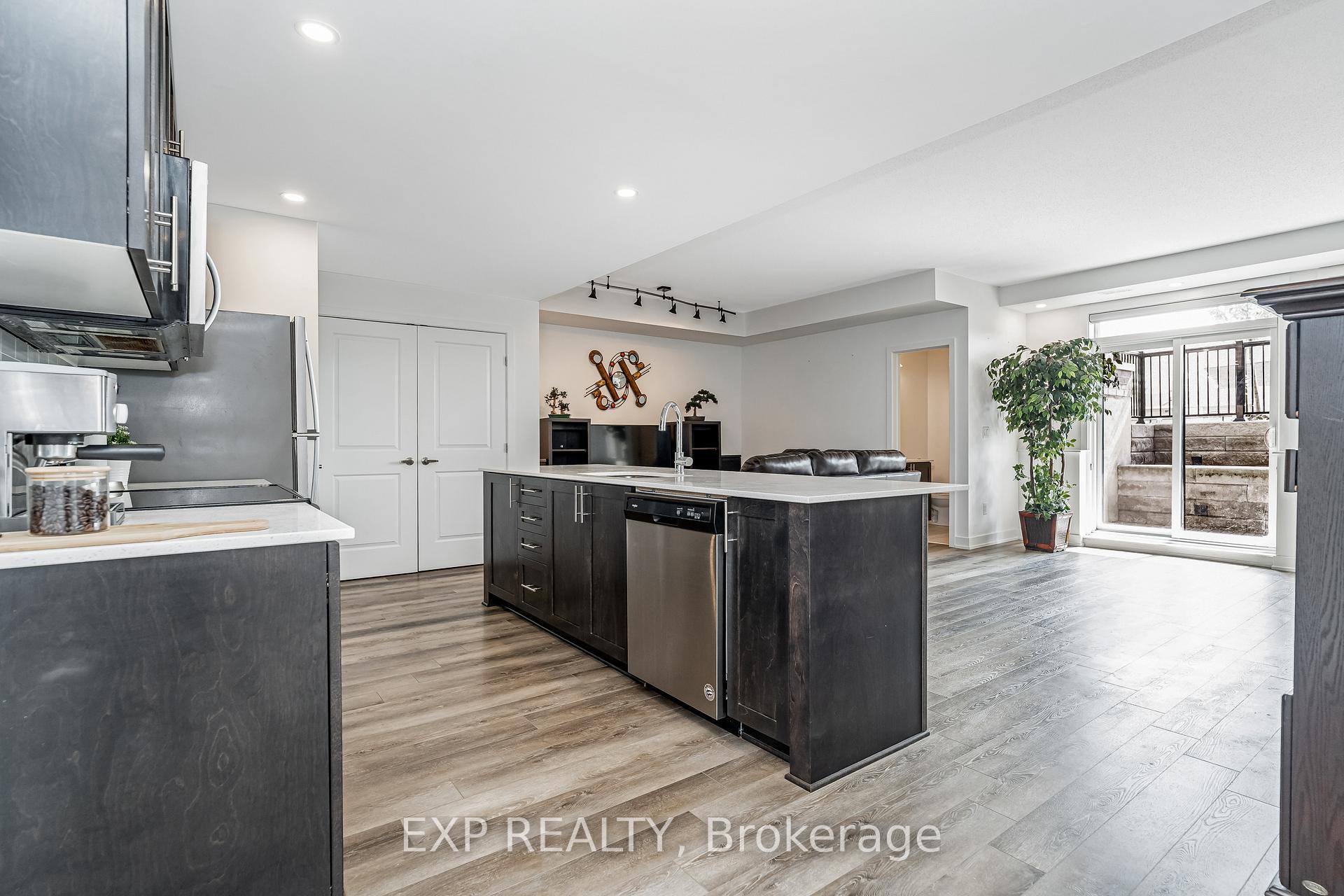 Photo 4 of 252 Big Sky Private, Ottawa, Leitrim — HOMEH