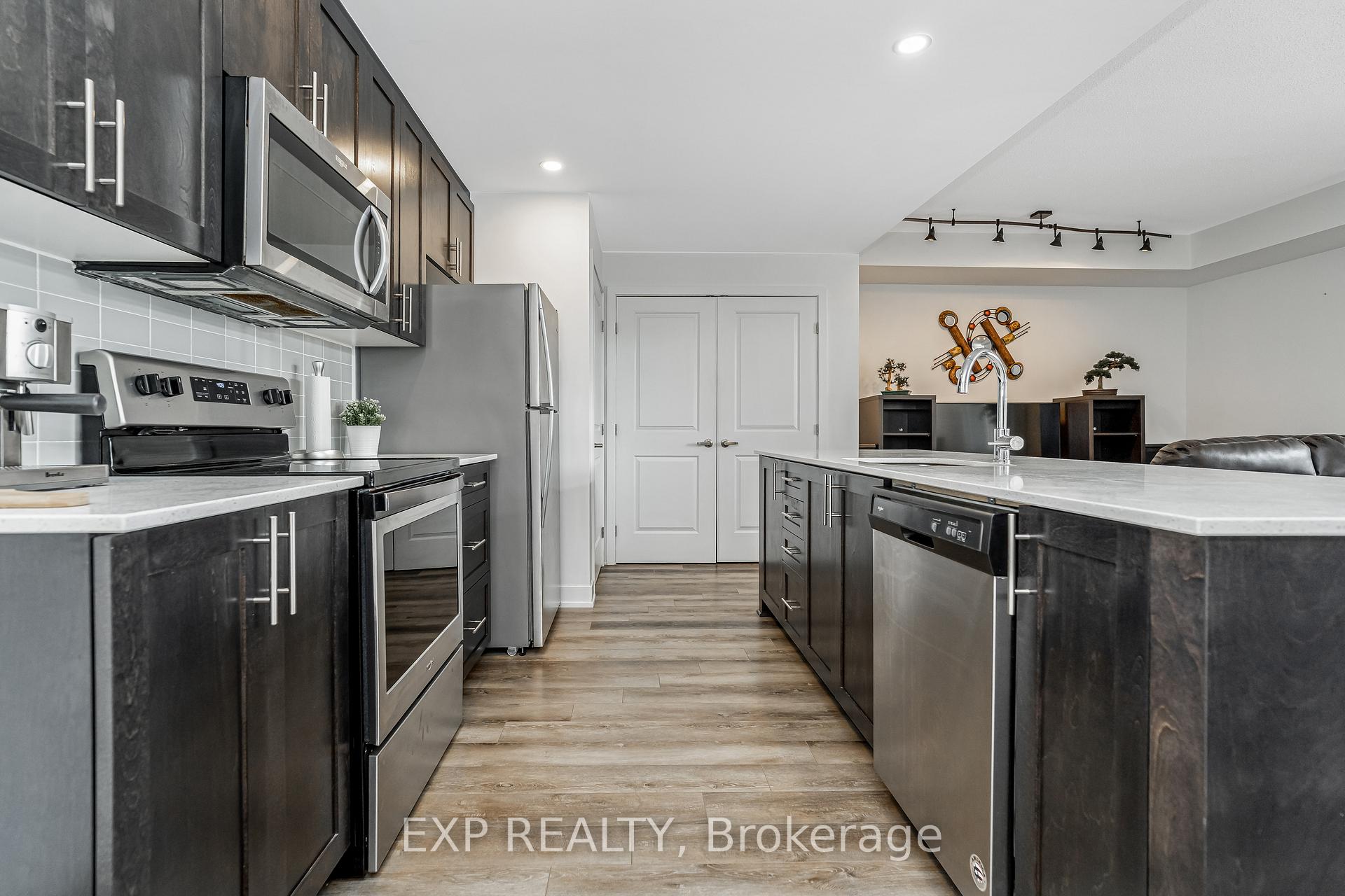 Photo 5 of 252 Big Sky Private, Ottawa, Leitrim — HOMEH