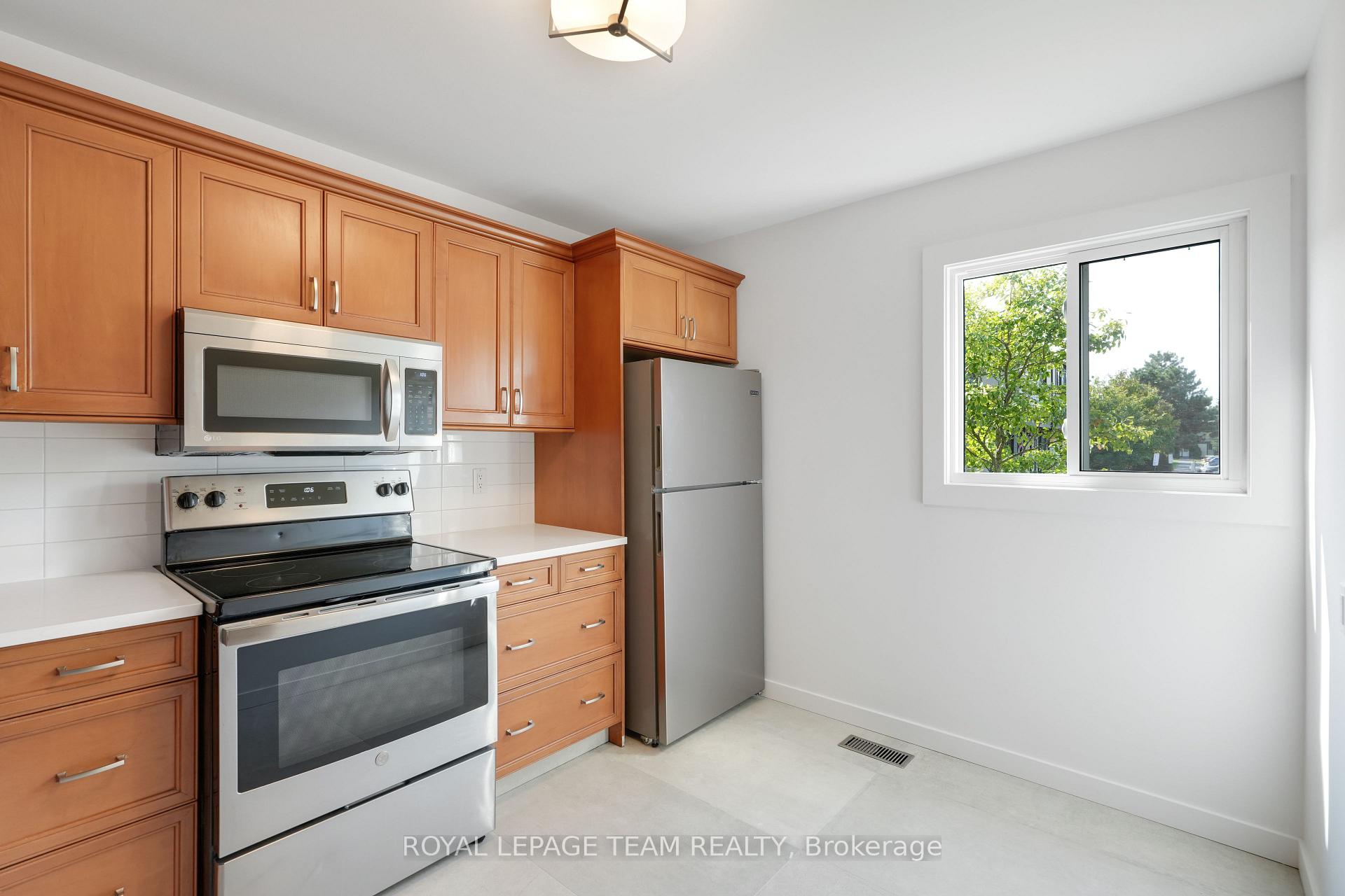 Photo 8 of 1787 Meadowbrook Road, Ottawa, Pineview — HOMEH