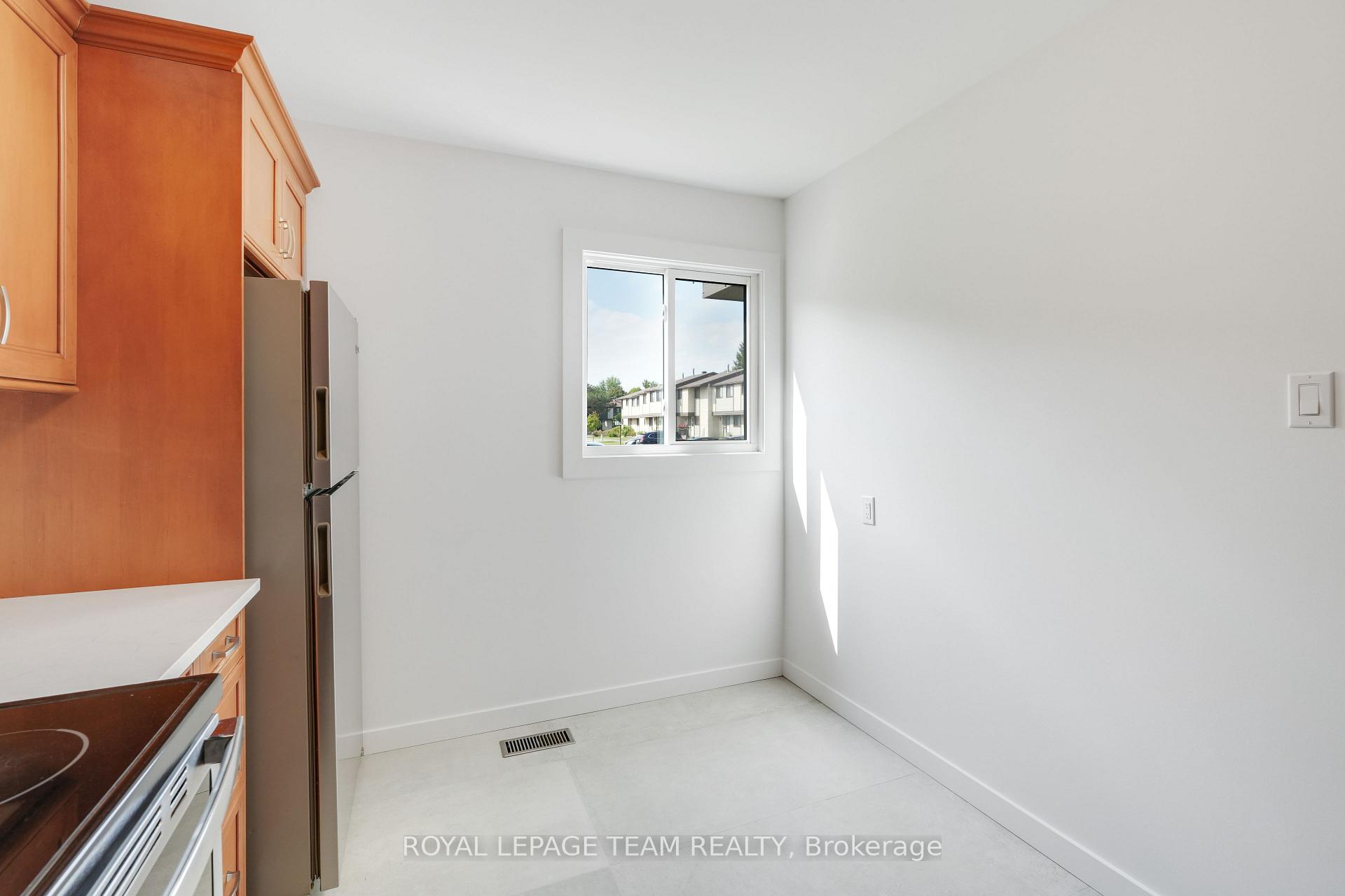 Photo 13 of 1787 Meadowbrook Road, Ottawa, Pineview — HOMEH
