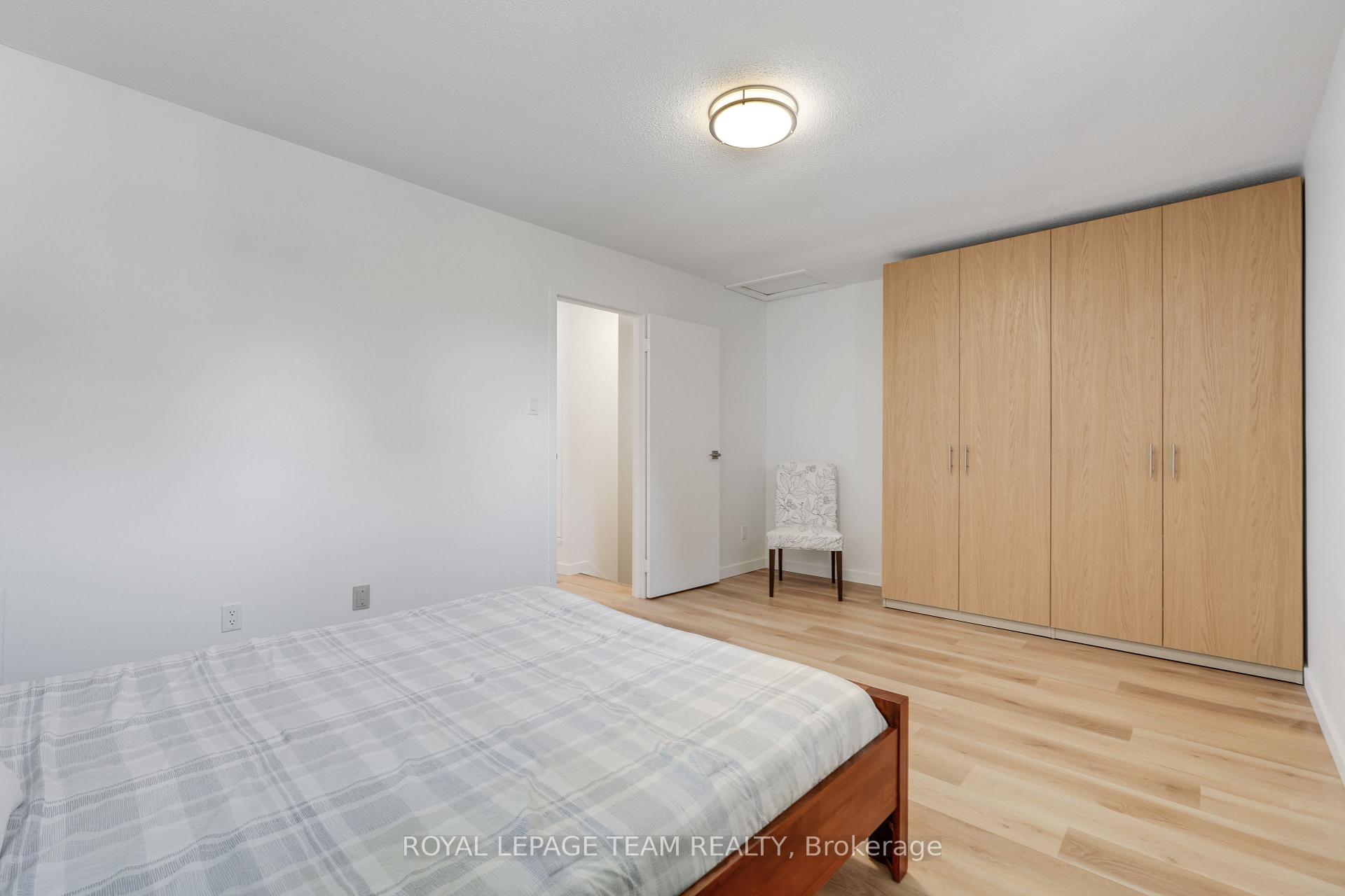 Photo 23 of 1787 Meadowbrook Road, Ottawa, Pineview — HOMEH