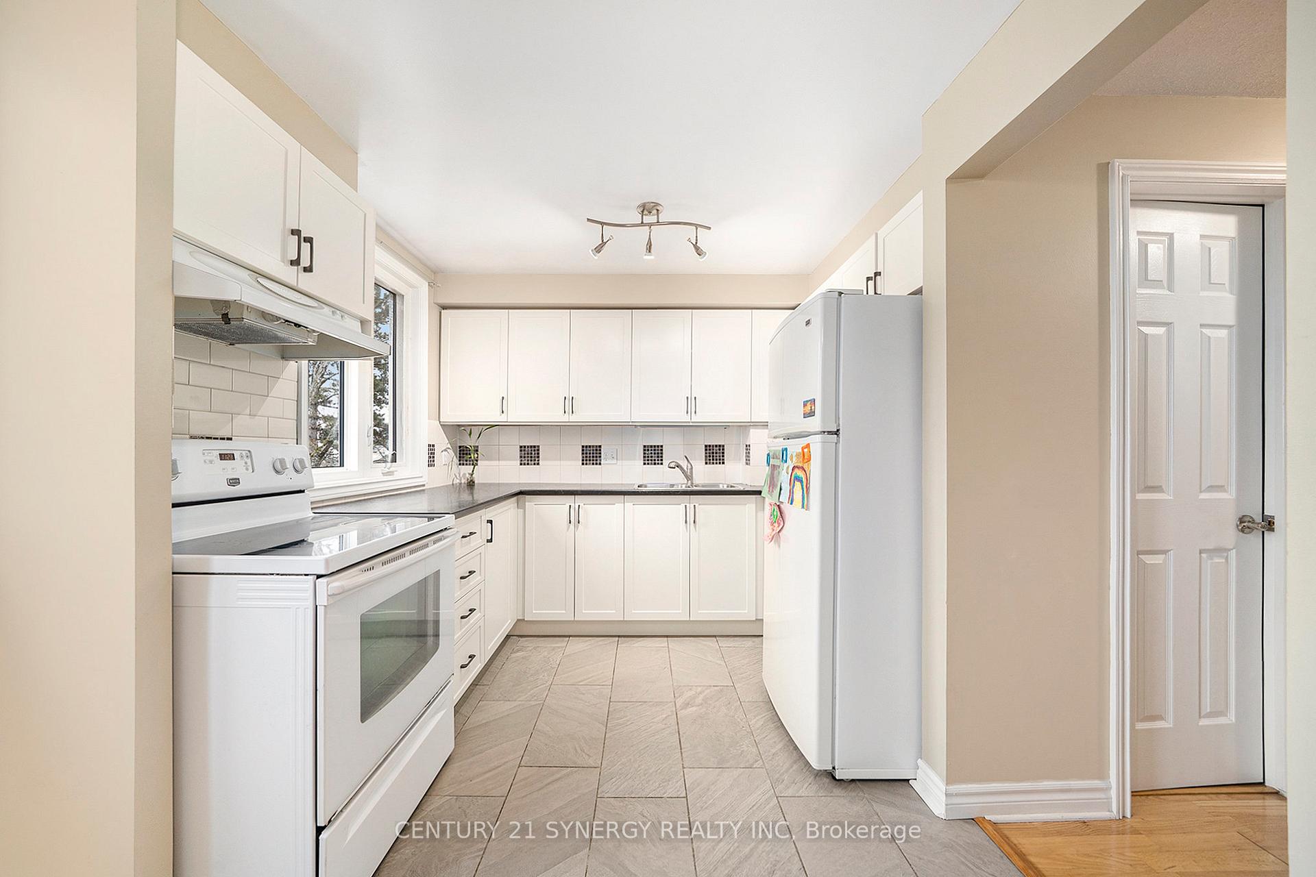 Photo 12 of Unit B, 6846 Jeanne Darc Boulevard, Ottawa, Convent Glen North — HOMEH