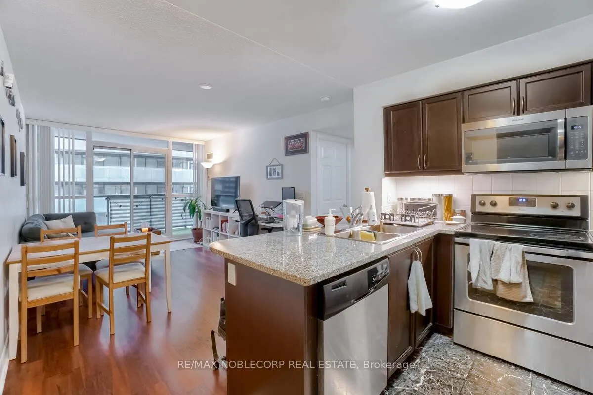 Photo 3 of Unit 807, 19 Grand Trunk Crescent, Toronto, Waterfront Communities — HOMEH