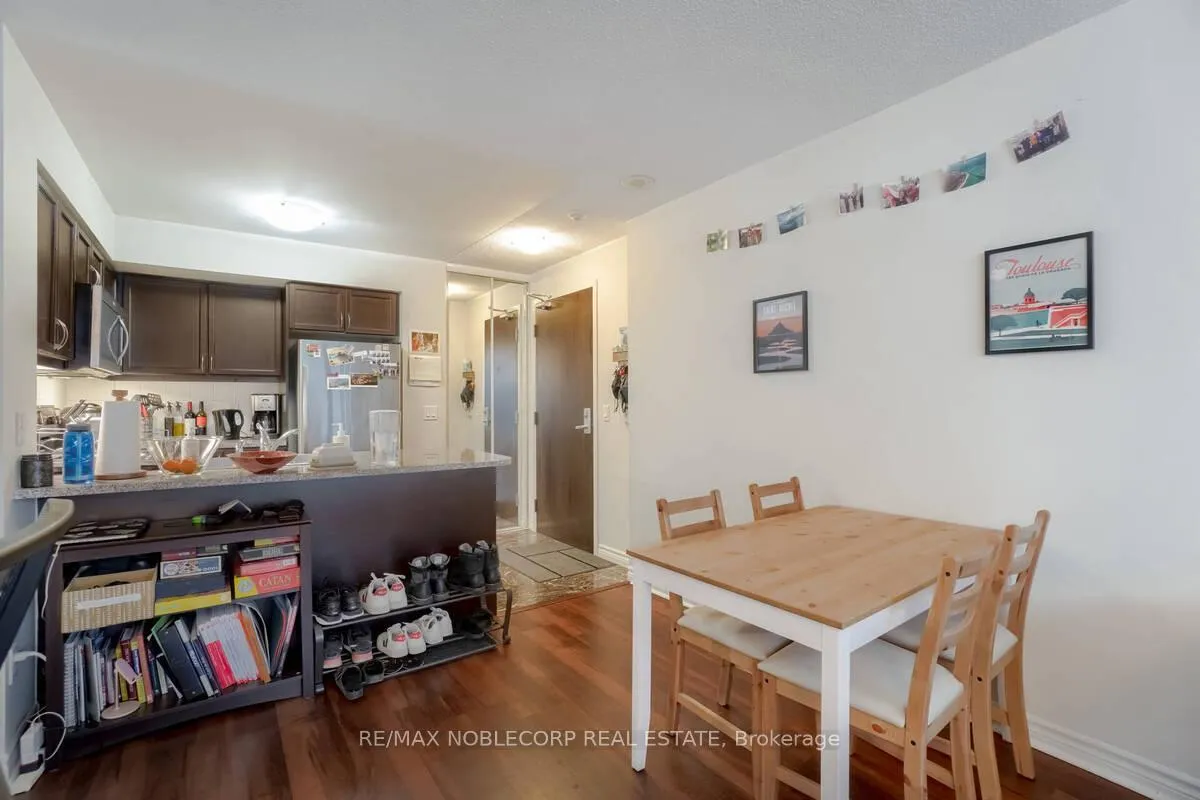 Photo 6 of Unit 807, 19 Grand Trunk Crescent, Toronto, Waterfront Communities — HOMEH