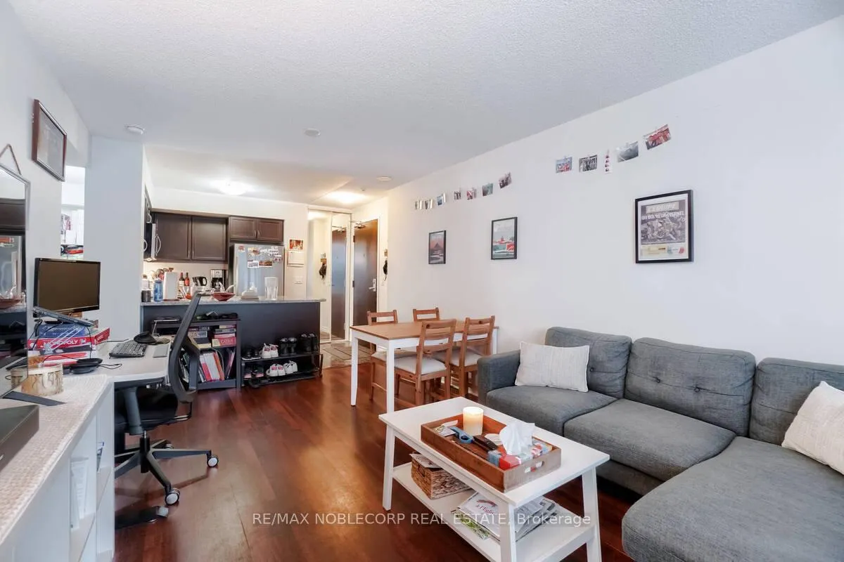 Photo 8 of Unit 807, 19 Grand Trunk Crescent, Toronto, Waterfront Communities — HOMEH