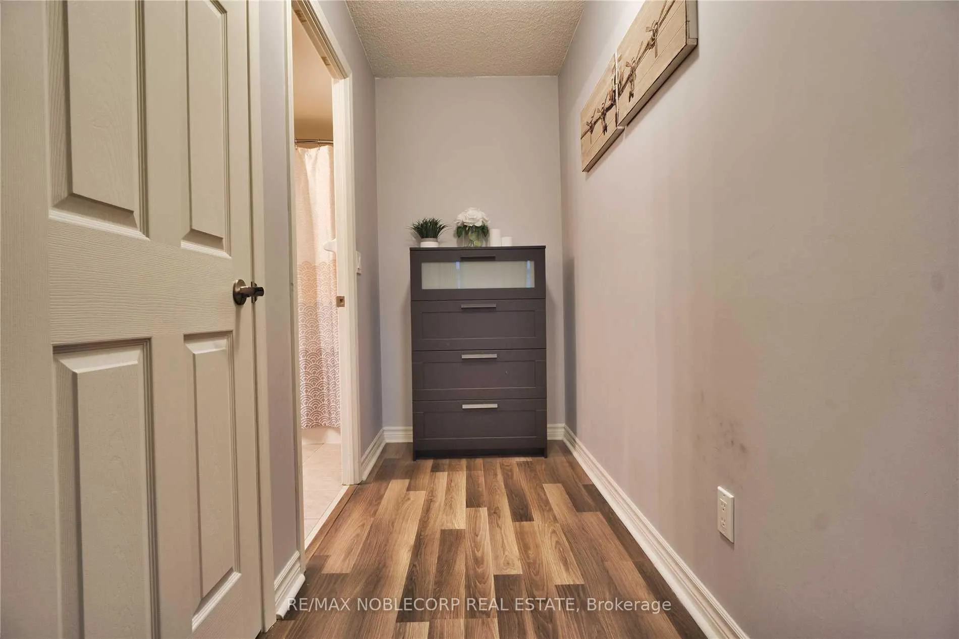Photo 13 of Unit 807, 19 Grand Trunk Crescent, Toronto, Waterfront Communities — HOMEH