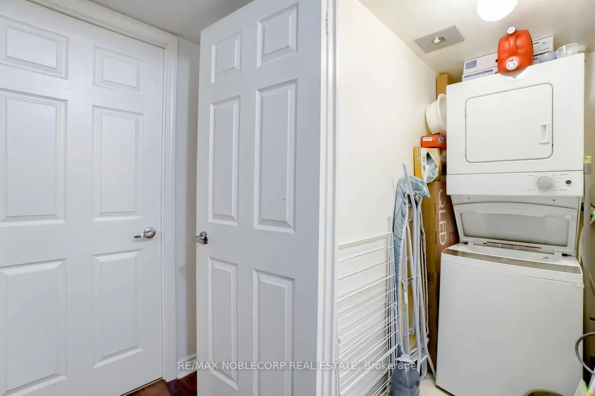 Photo 14 of Unit 807, 19 Grand Trunk Crescent, Toronto, Waterfront Communities — HOMEH