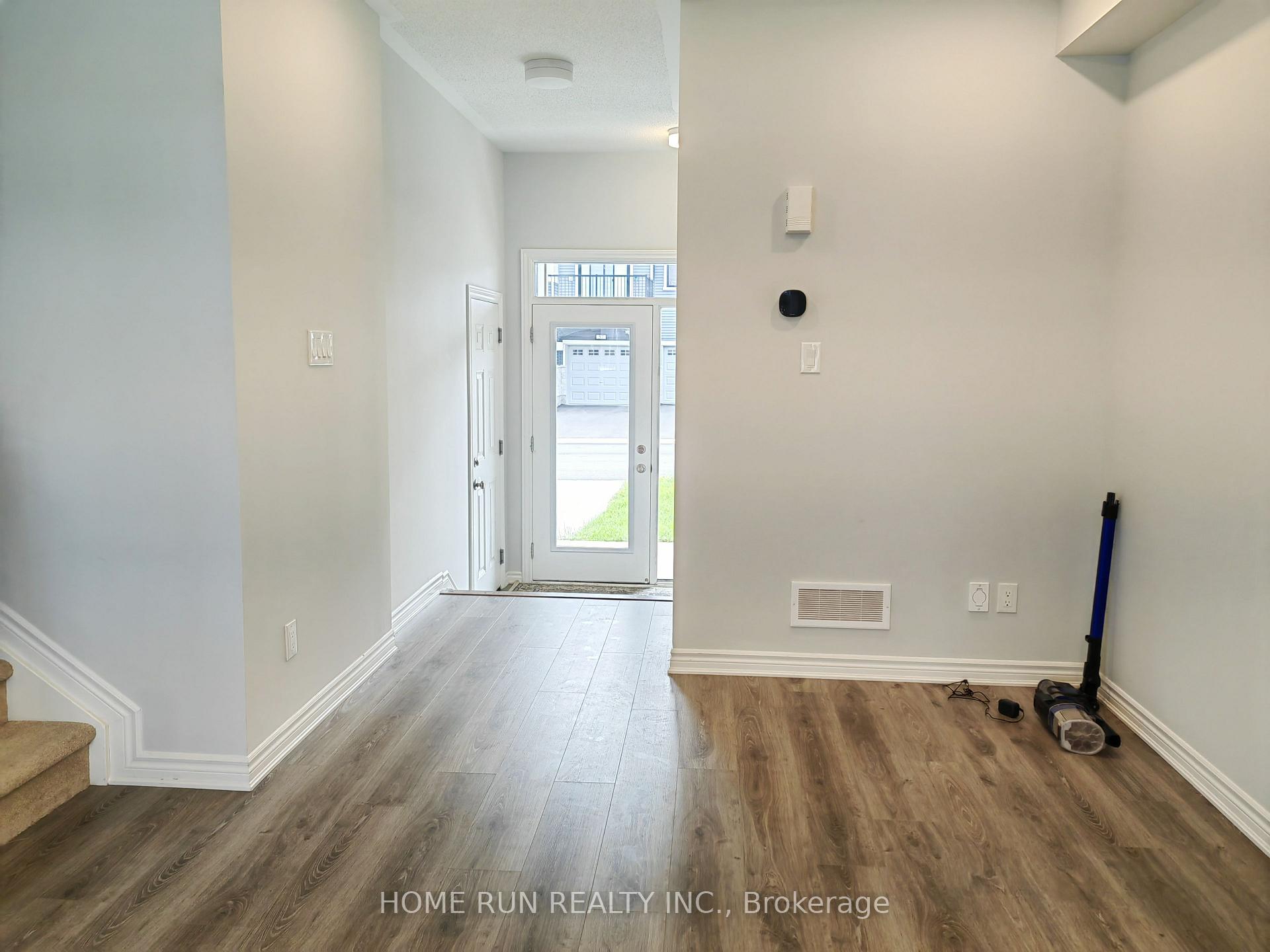 Photo 5 of 58 Lentago Avenue, Ottawa, Barrhaven - Half Moon Bay — HOMEH