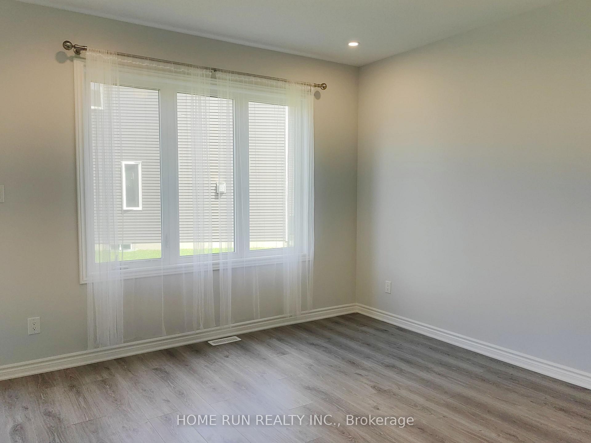 Photo 13 of 58 Lentago Avenue, Ottawa, Barrhaven - Half Moon Bay — HOMEH