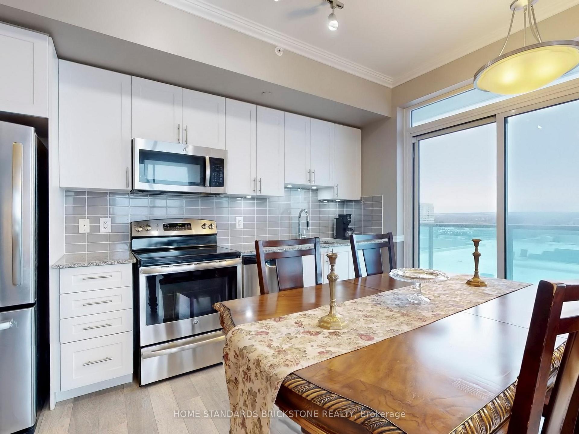 Photo 14 of Unit 712, 7167 Yonge Street, Markham, Grandview — HOMEH