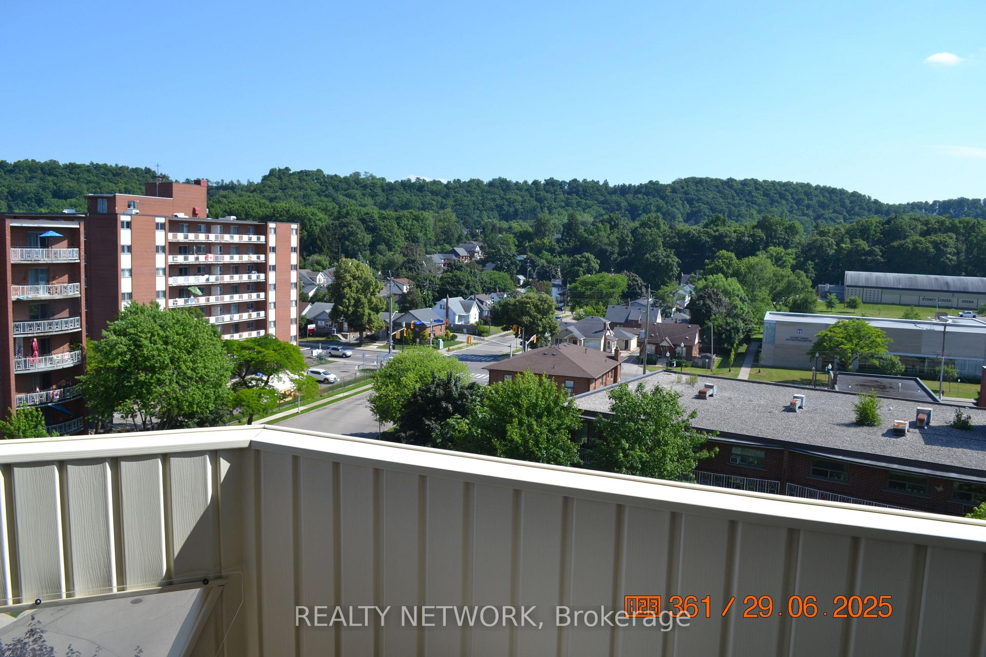 Photo 6 of Unit 811, 8 Village Green Boulevard, Hamilton, Stoney Creek — HOMEH