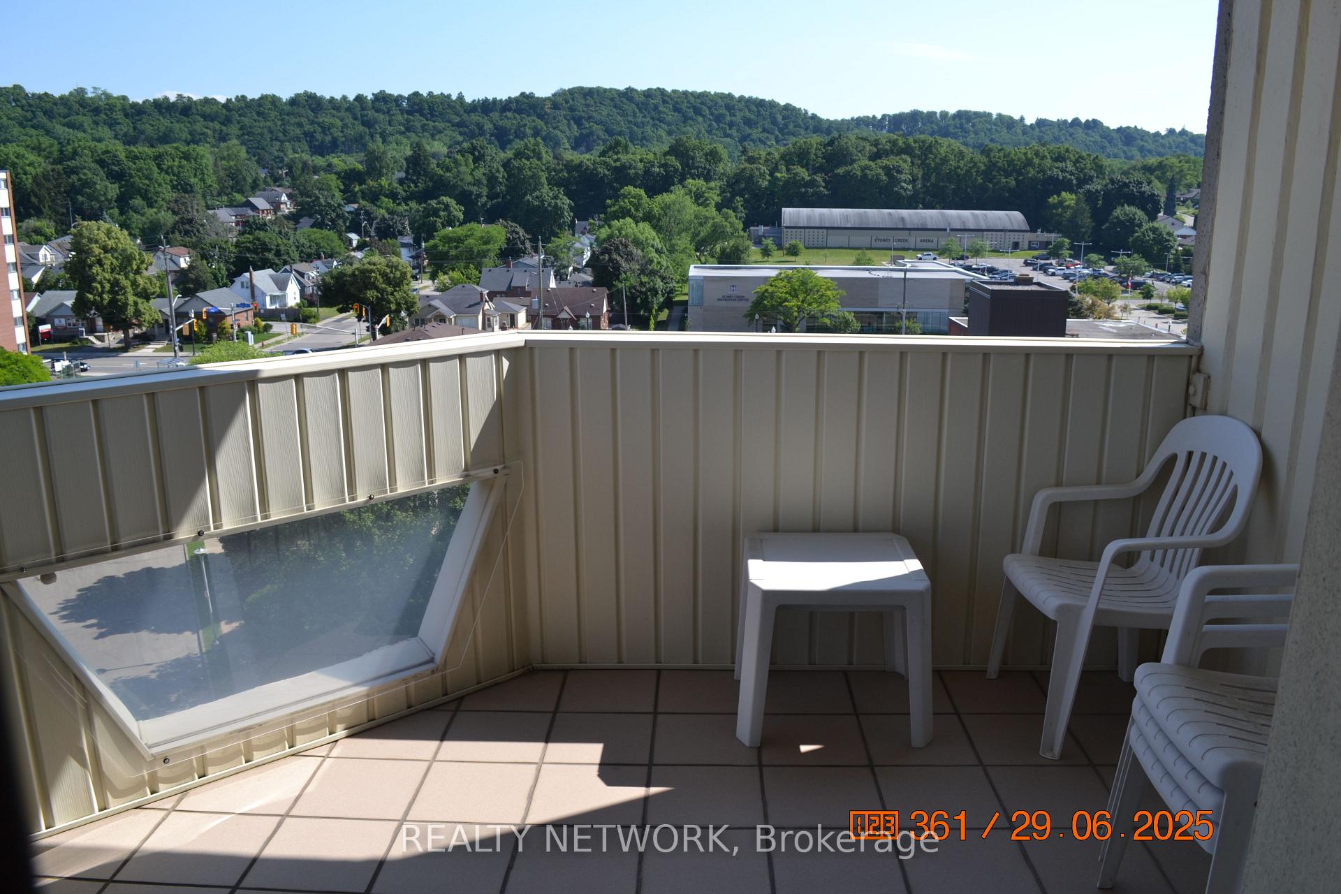 Photo 7 of Unit 811, 8 Village Green Boulevard, Hamilton, Stoney Creek — HOMEH