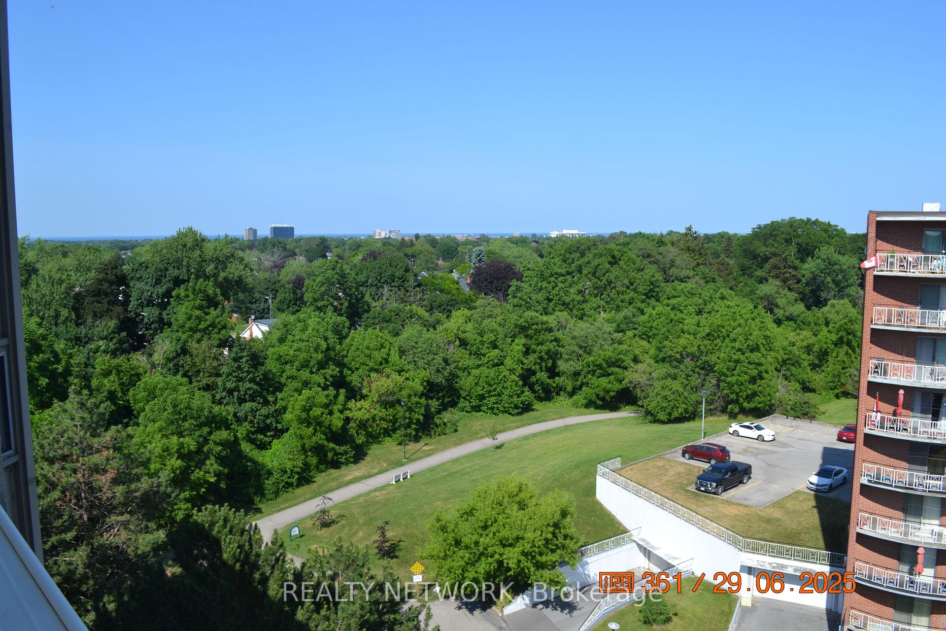 Photo 8 of Unit 811, 8 Village Green Boulevard, Hamilton, Stoney Creek — HOMEH