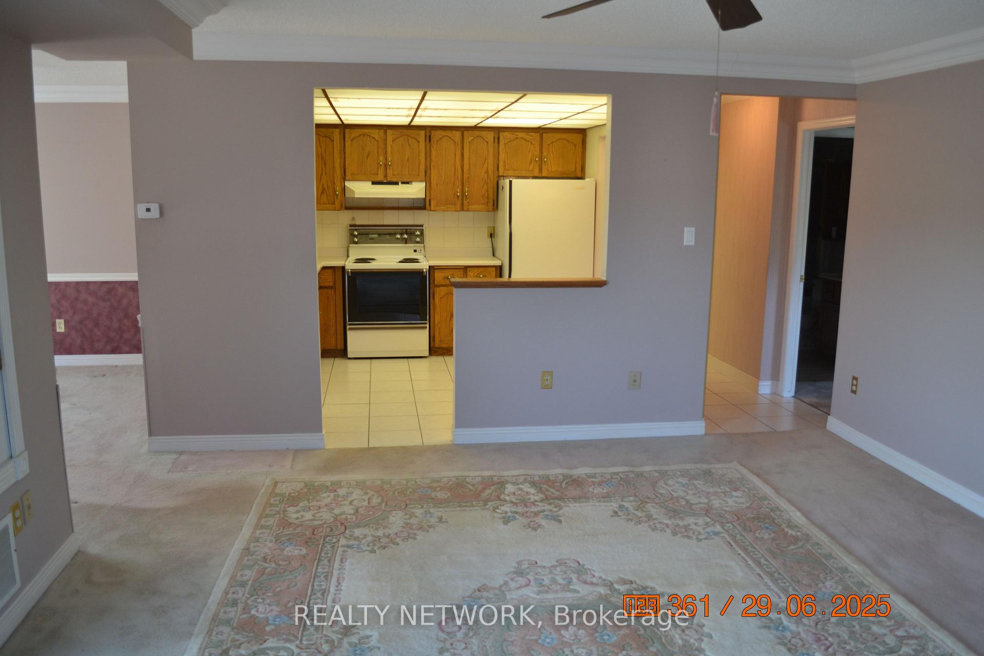 Photo 13 of Unit 811, 8 Village Green Boulevard, Hamilton, Stoney Creek — HOMEH